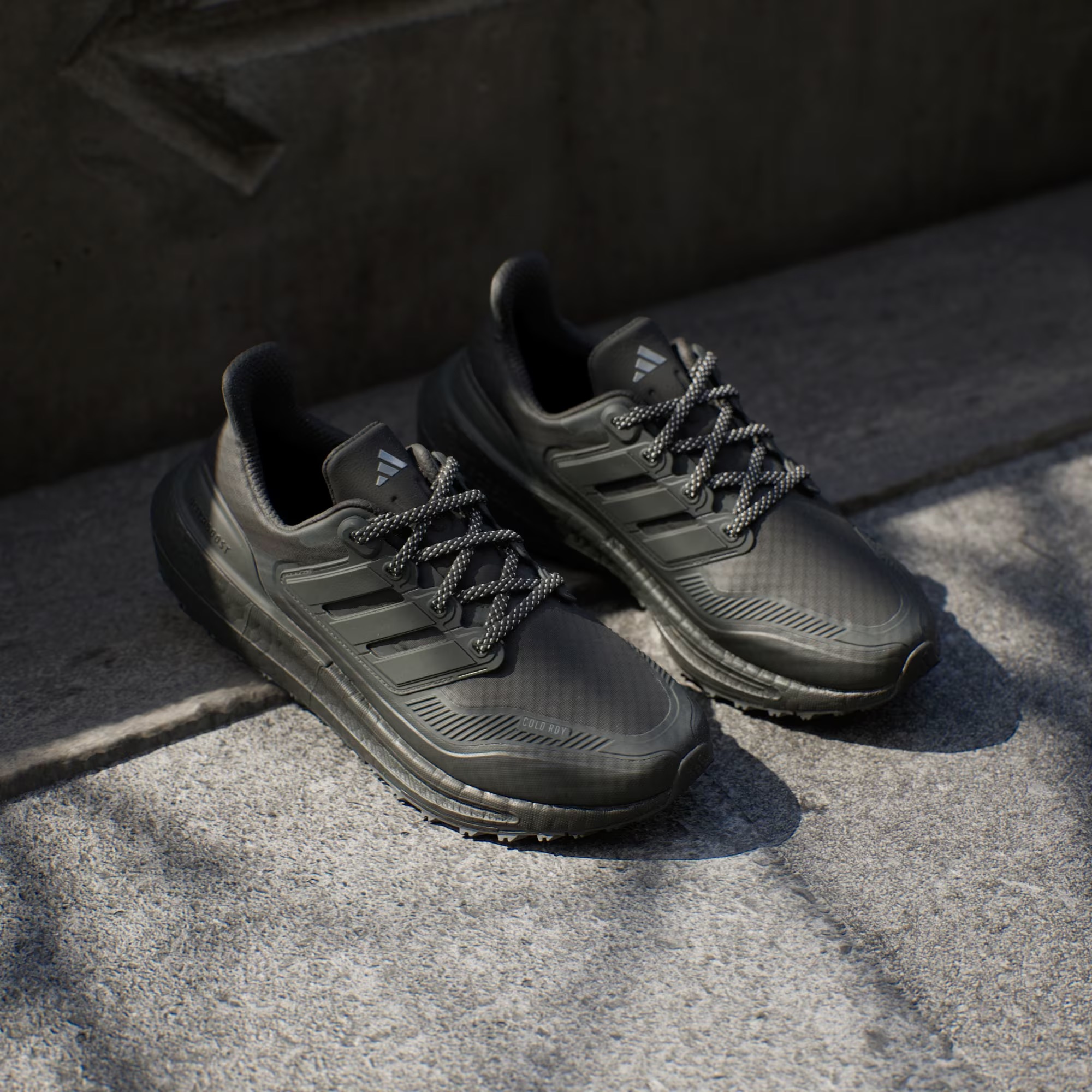 Кросівки Adidas Ultraboost Light Cold Rdy Black HP6414 — фото 4