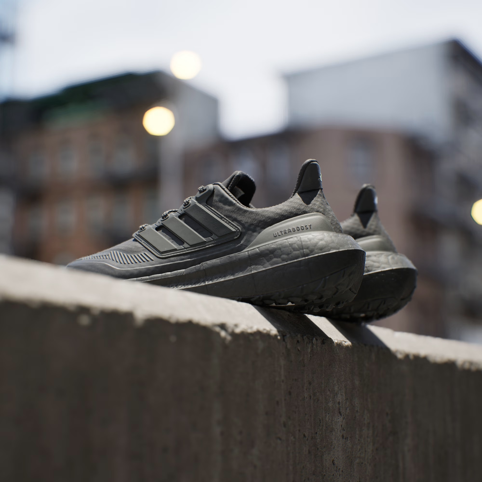 Кросівки Adidas Ultraboost Light Cold Rdy Black HP6414 — фото 7