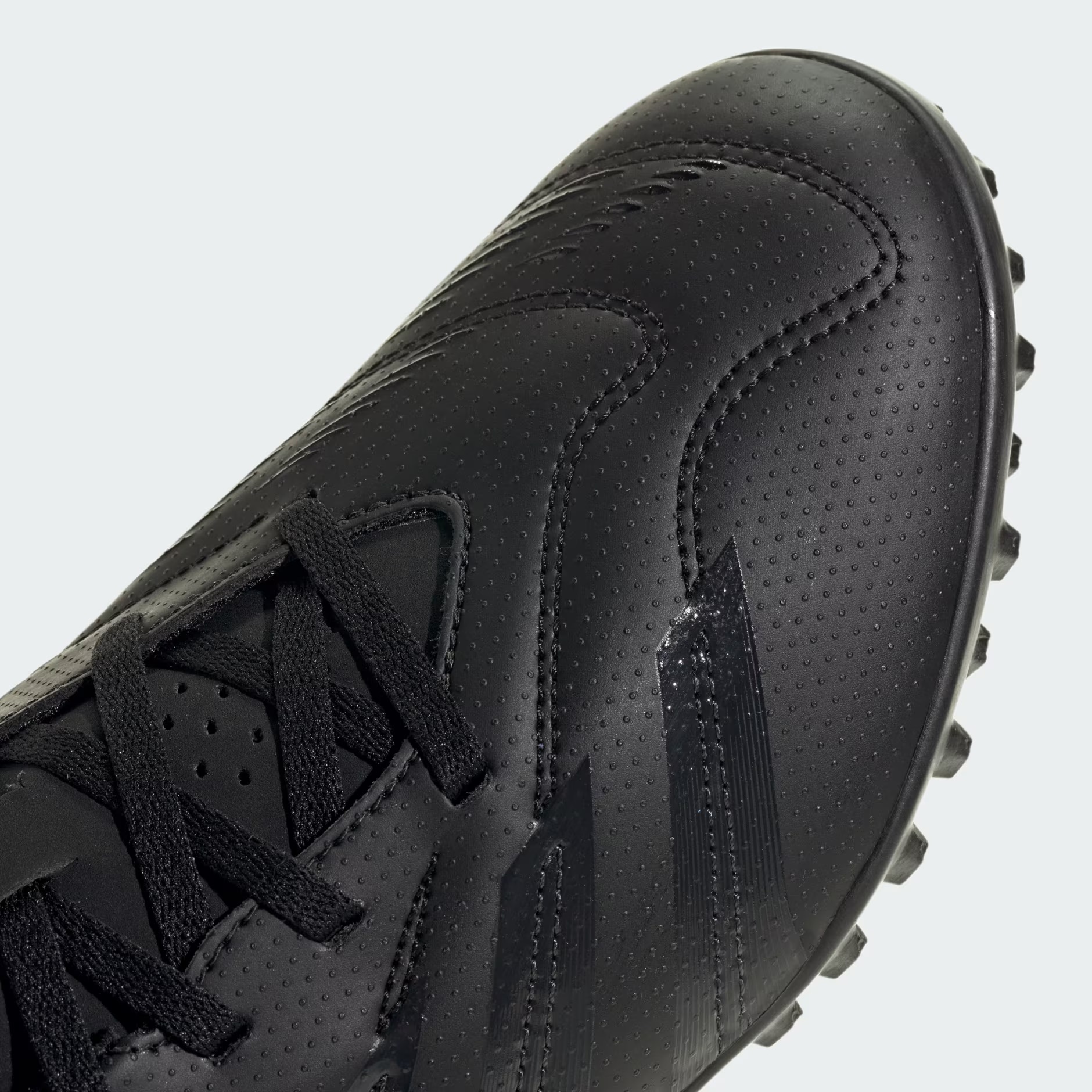 Сороконіжки Adidas Guayos Predator Club IF6397 — фото 1