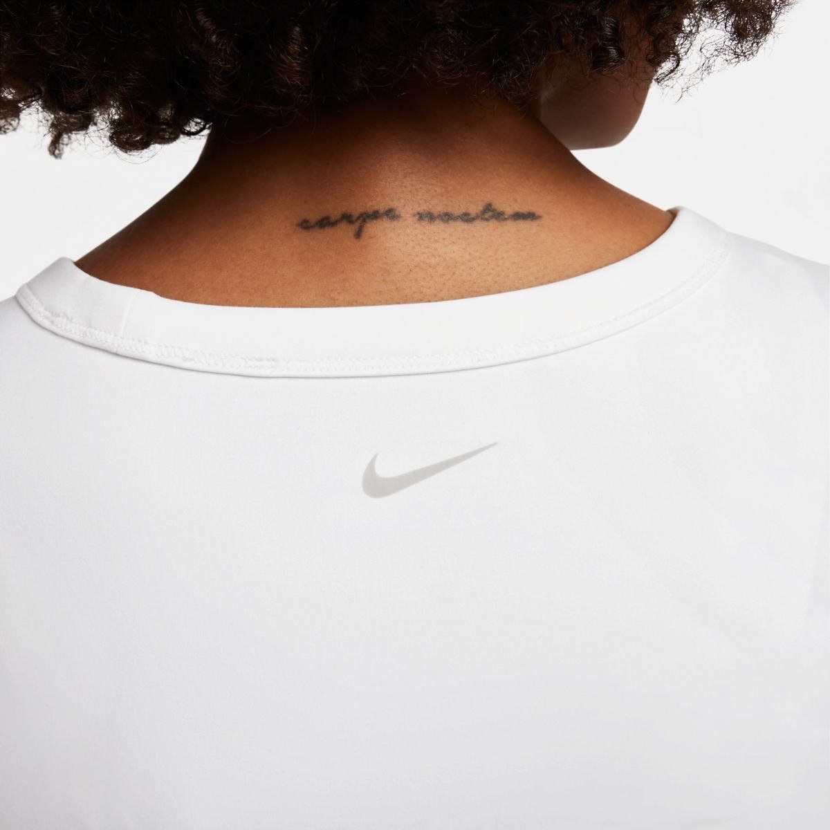 Футболка жіноча Nike W NK ONE FITTED DF FN2804-100, L — фото 4