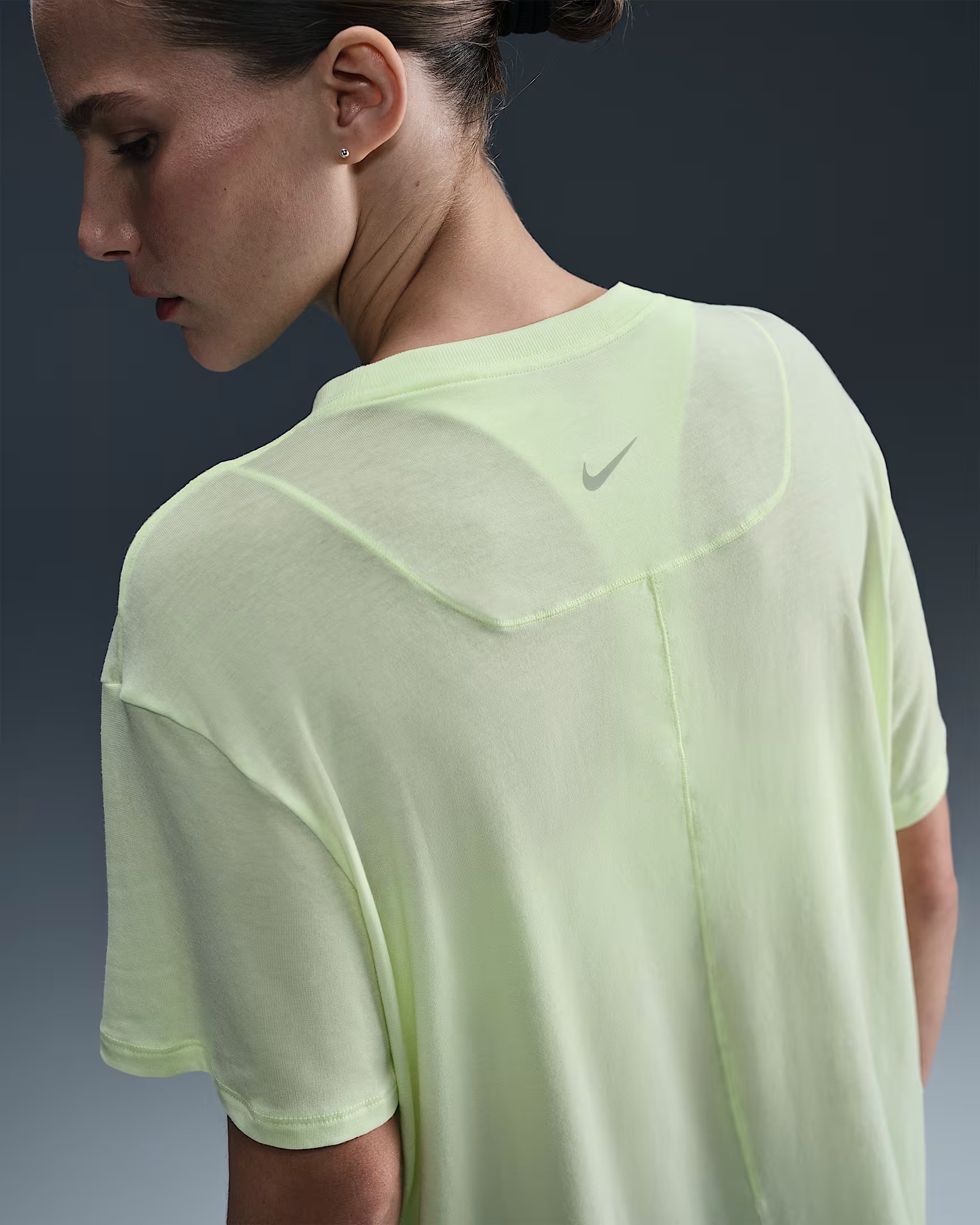 Футболка жіноча Nike One Relaxed FN2814-701, S — фото 3