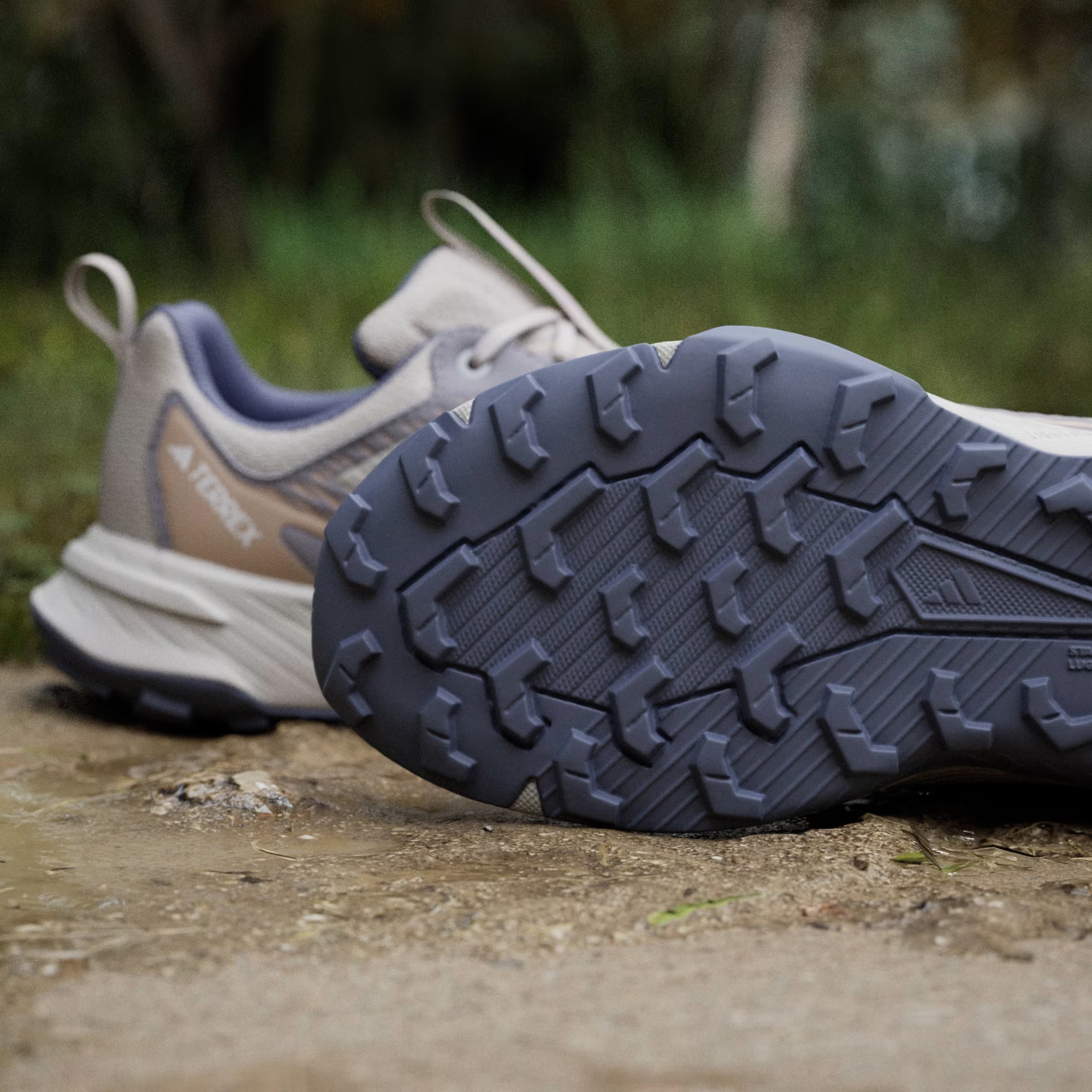 Кросівки жіночі Adidas Terrex Tracefinder 2 Clima W JR7773 — фото 10