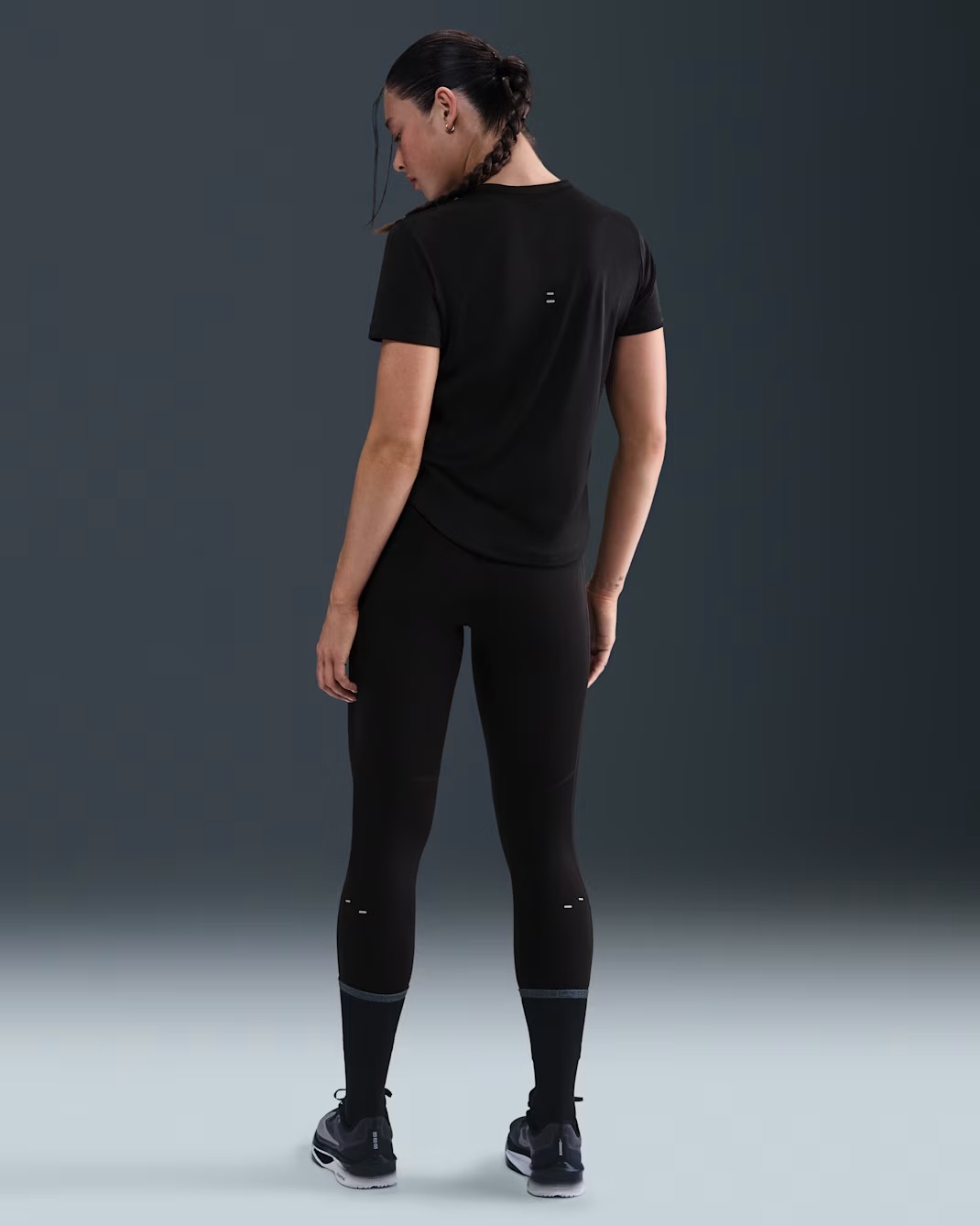 Футболка жіноча NIKE W NK TEMPO SWSH HBR DF SS TOP HV2772-010, S — фото 6