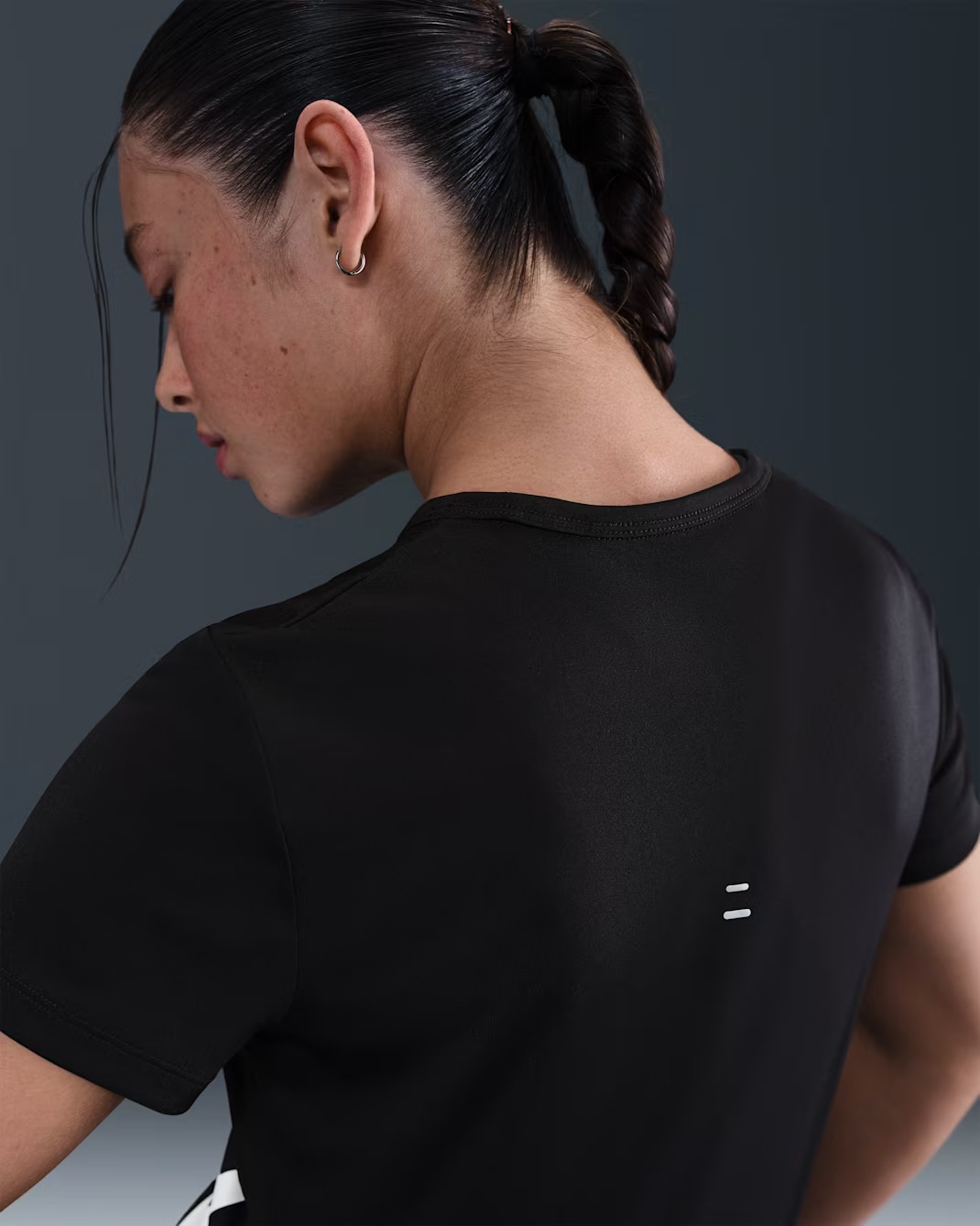 Футболка жіноча NIKE W NK TEMPO SWSH HBR DF SS TOP HV2772-010, S — фото 3