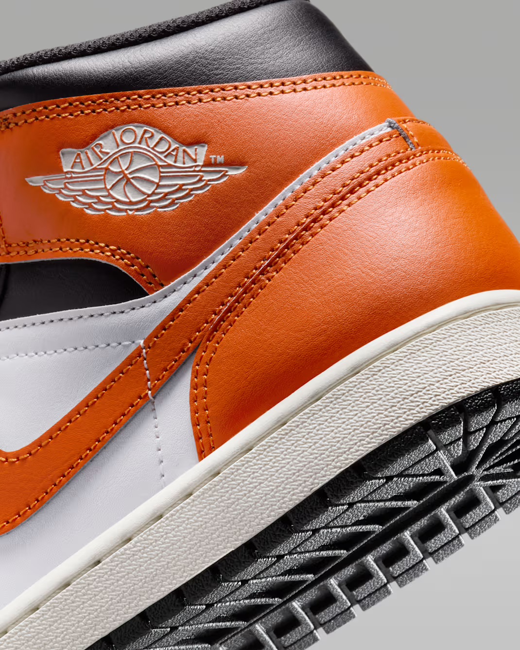 Кросівки чоловічі Air Jordan 1 Mid DQ8426-801 — фото 9