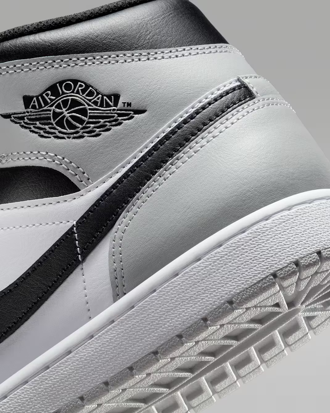 Кросівки чоловічі Air Jordan 1 Mid DQ8426-101, 40 — фото 9