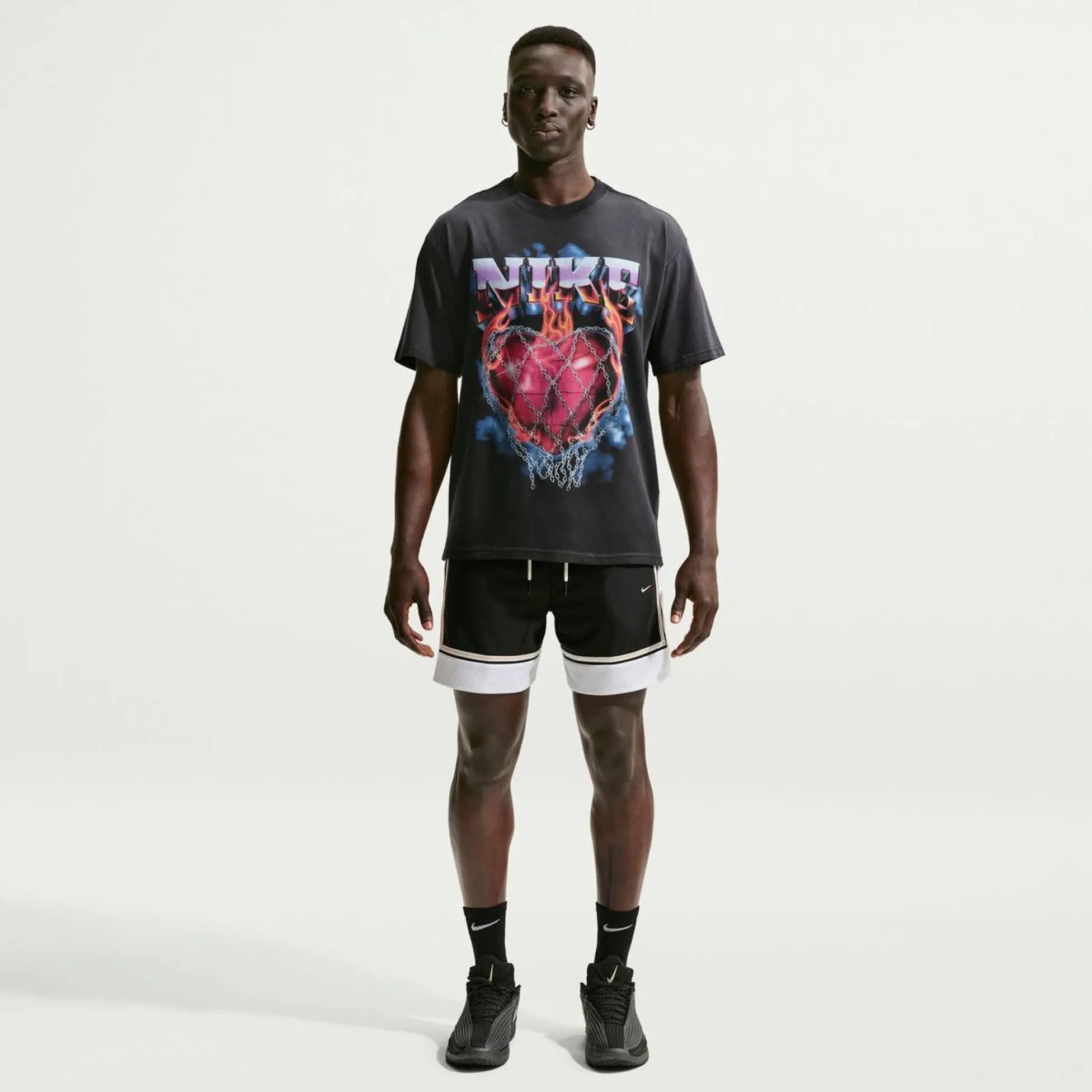 Чоловіча футболка NIKE BASKETBALL II6572-010 — фото 1