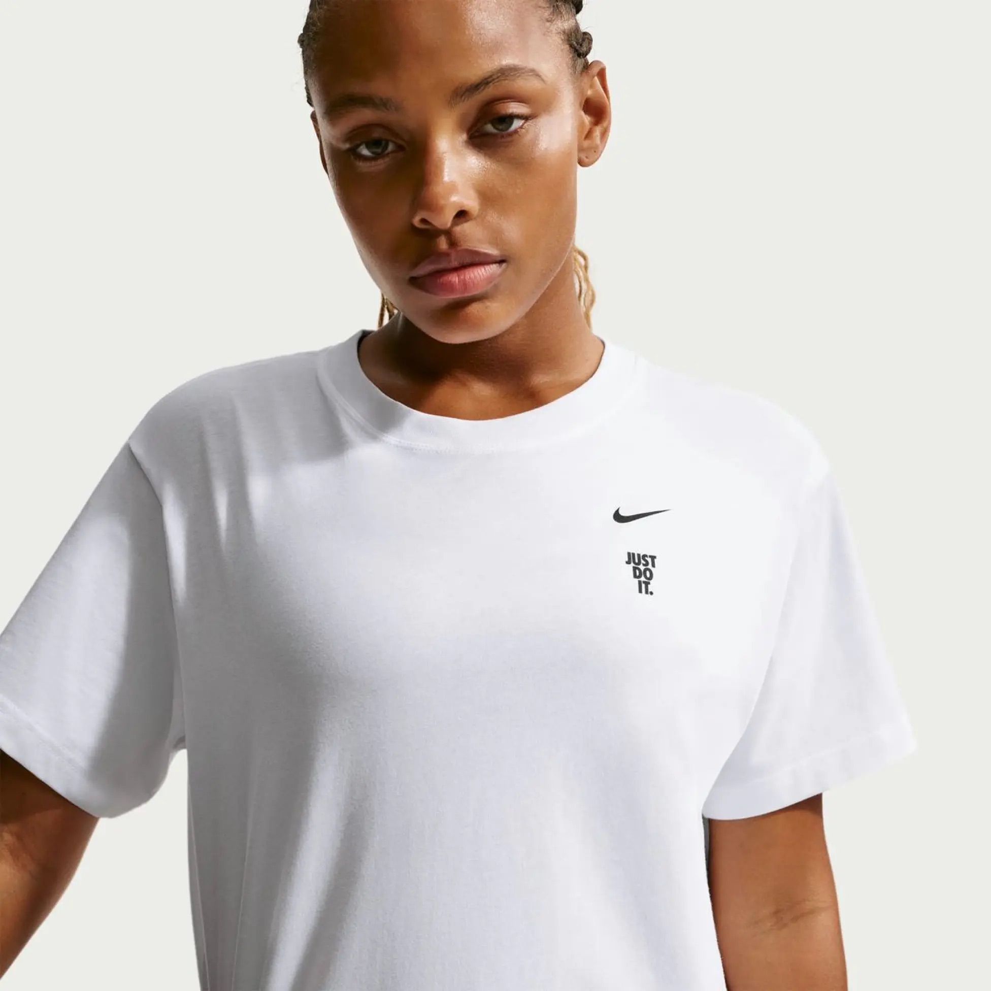 Жіноча футболка NIKE BASKETBALL IM0301-100 — фото 1