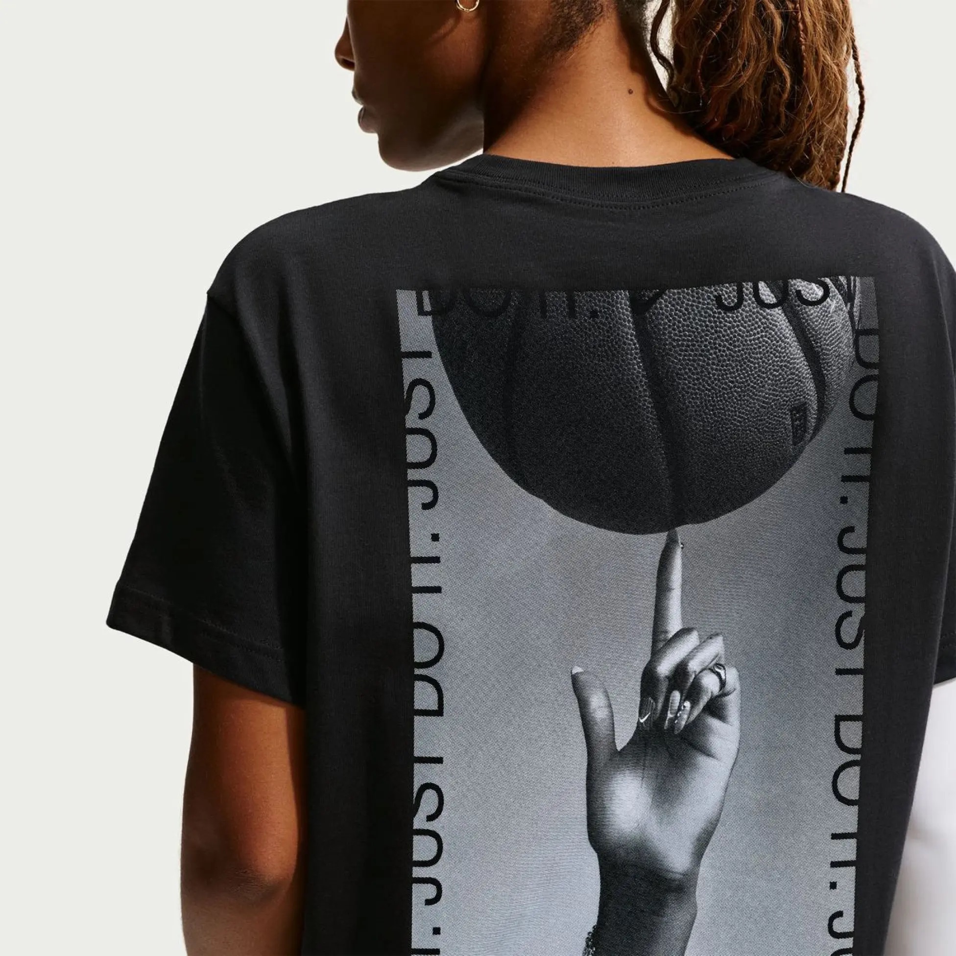 Жіноча футболка NIKE BASKETBALL IM0301-010 — фото 3