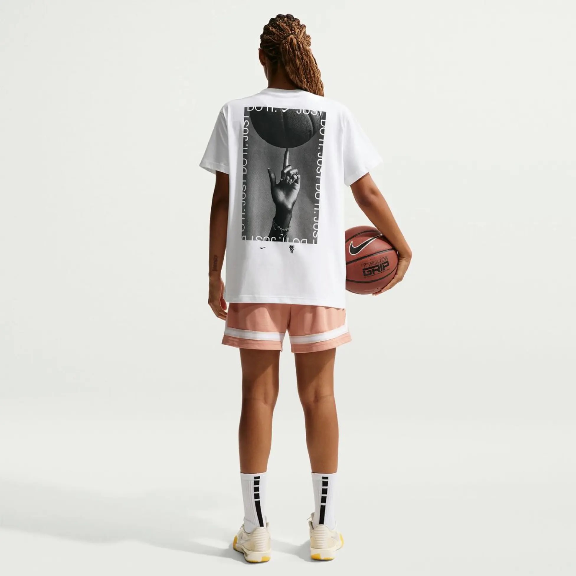 Жіноча футболка NIKE BASKETBALL IM0301-100 — фото 6