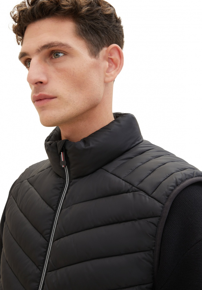 Безрукавка MEN'S LIGHTWEIGHT VEST 1038902-29999 Tom Tailor XXL Чорний — фото 6