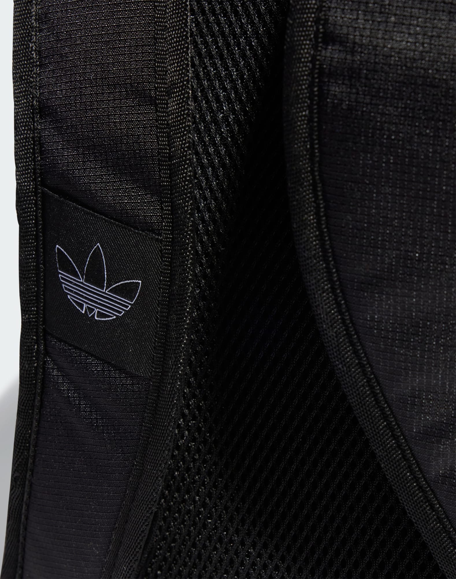 Рюкзак Adidas ADICOLOR BACKPK 20.25L чорний 15 x 27 x 43 см (IT7602) — фото 8