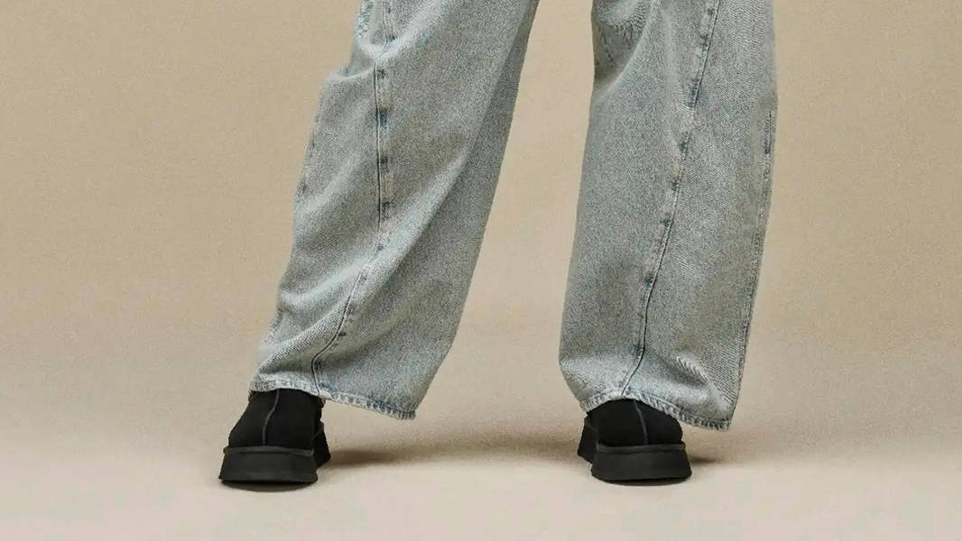 Тапочки жіночі UGG Tazz II Black — фото 4