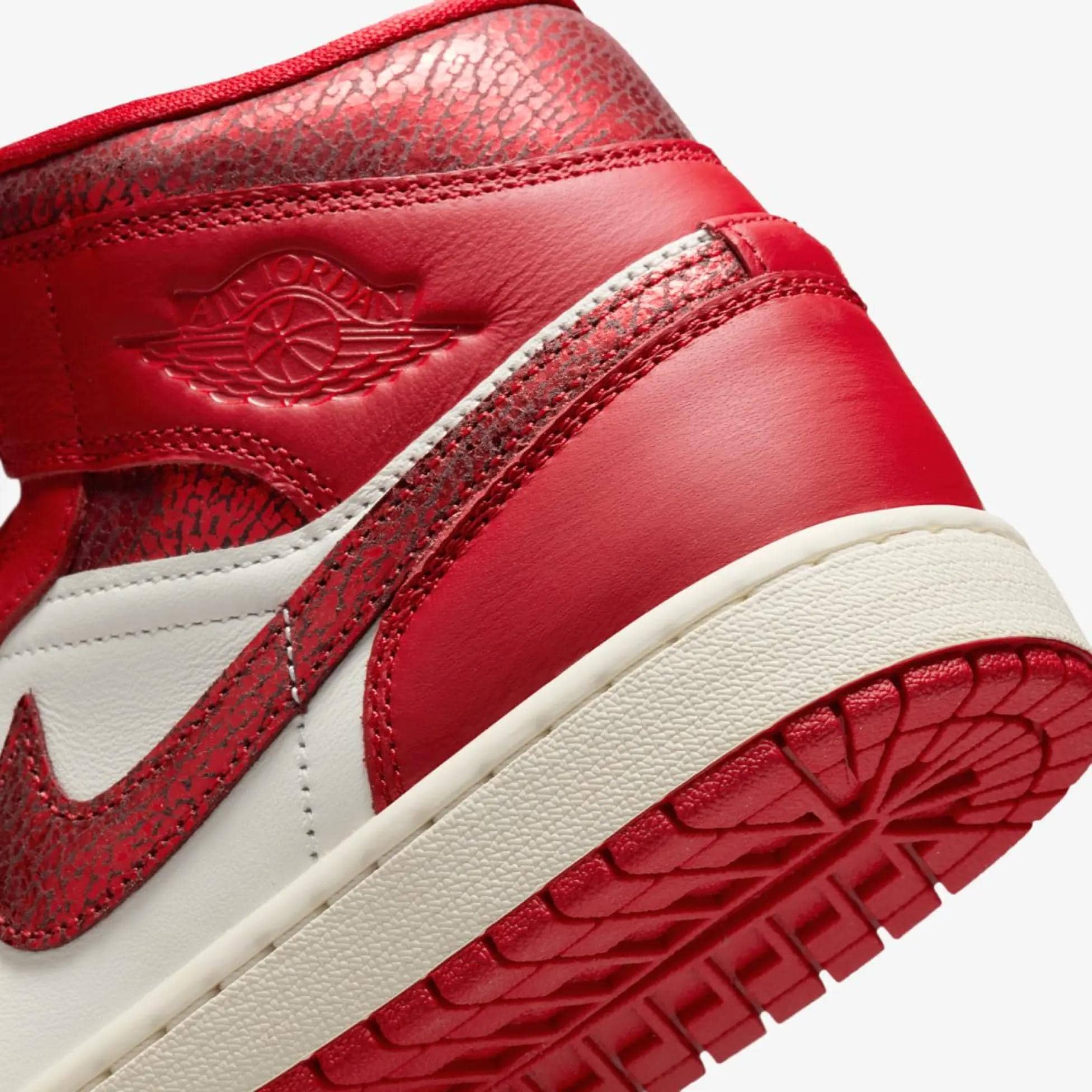 Кросівки Air Jordan 1 Mid SE — фото 9