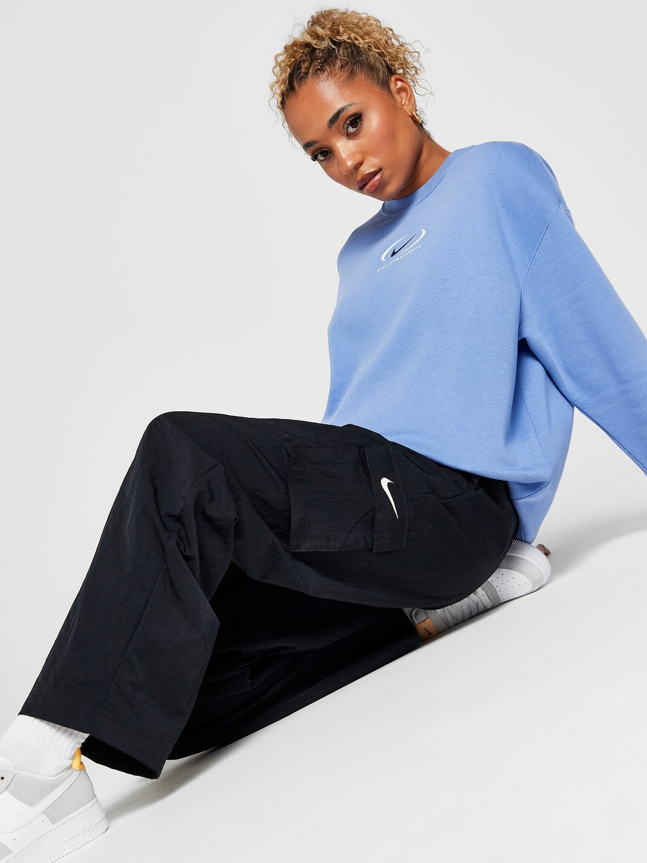Брюки жіночі Nike High-Rise Woven Cargo Pants (DO7209-010) — фото 5