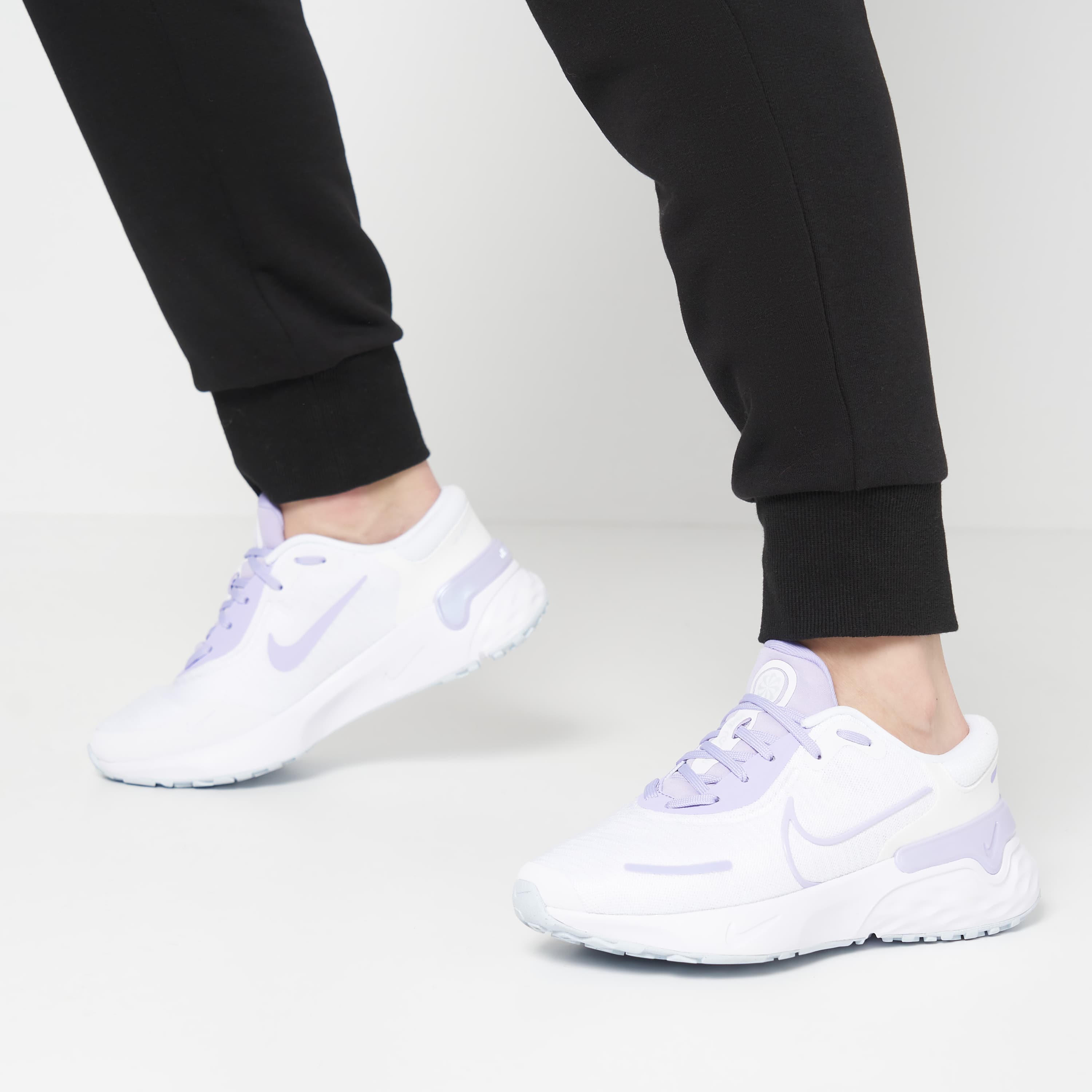 Кросівки для бігу жіночі Nike Renew Run 5 (DR2682-100) — фото 8