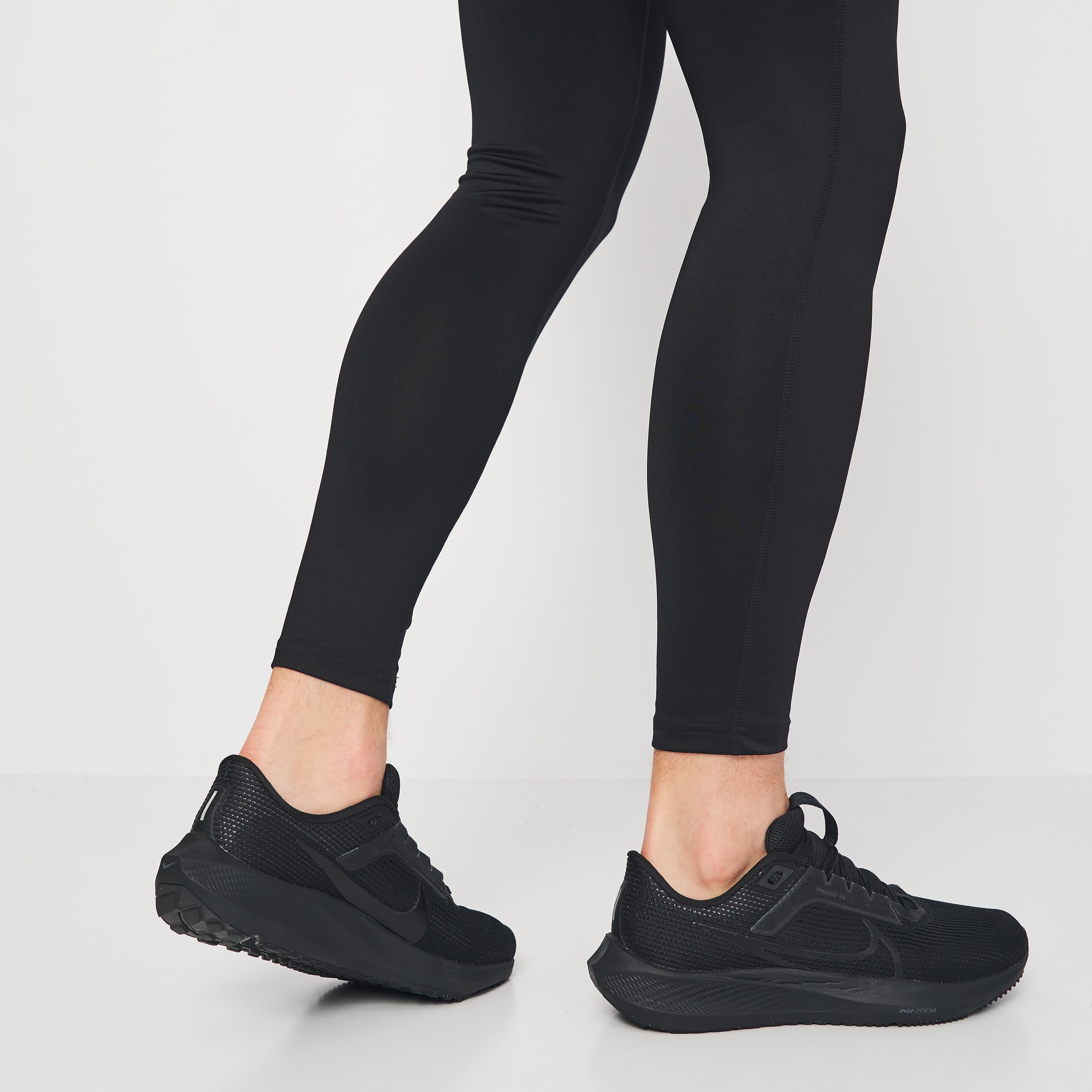 Кросівки для бігу чоловічі Nike Pegasus 40 (DV3853-002) — фото 8