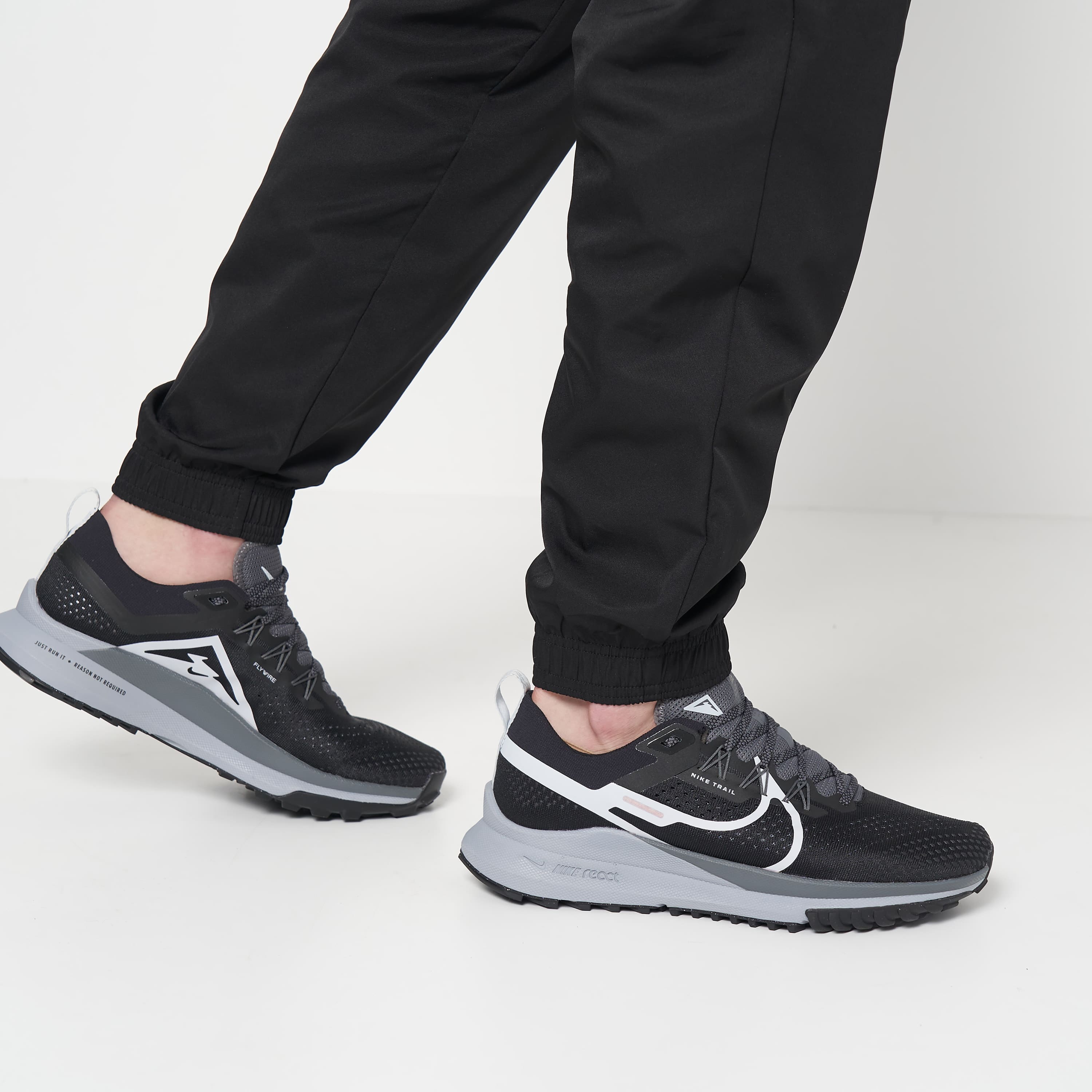 Трейлові кросівки для бігу чоловічі Nike React Pegasus Trail 4 Men's Trail-Running Shoes (DJ6158-001) — фото 4