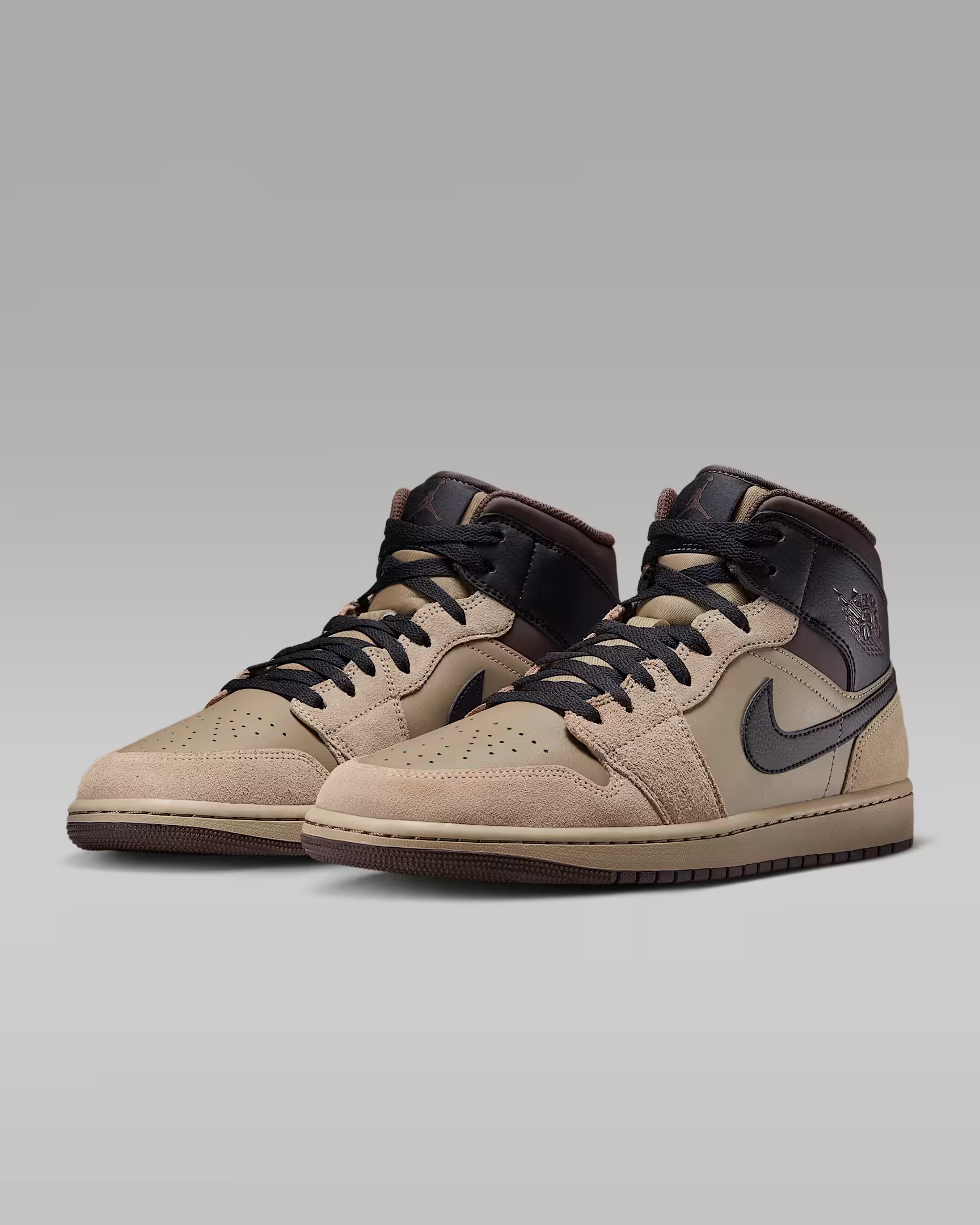 Кросівки чоловічі Air Jordan 1 Mid Men's Shoes HV6422-200, 47 — фото 6