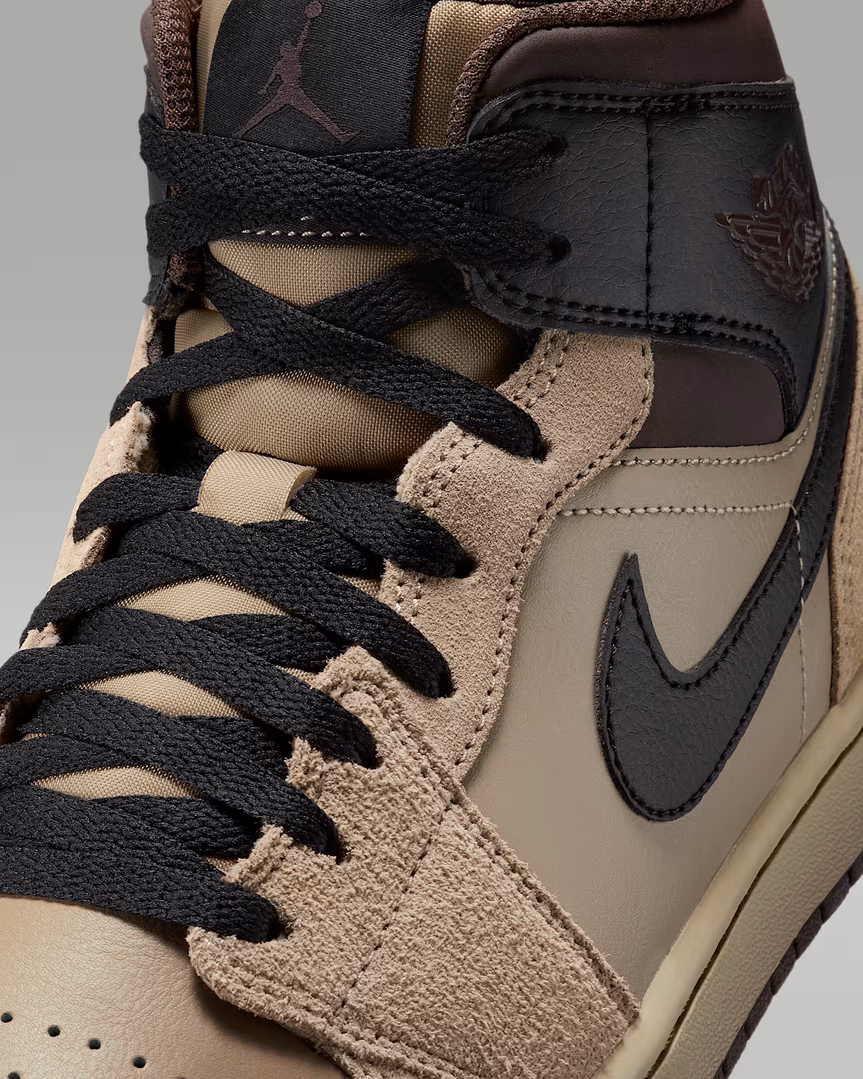 Кросівки чоловічі Air Jordan 1 Mid Men's Shoes HV6422-200, 47 — фото 8