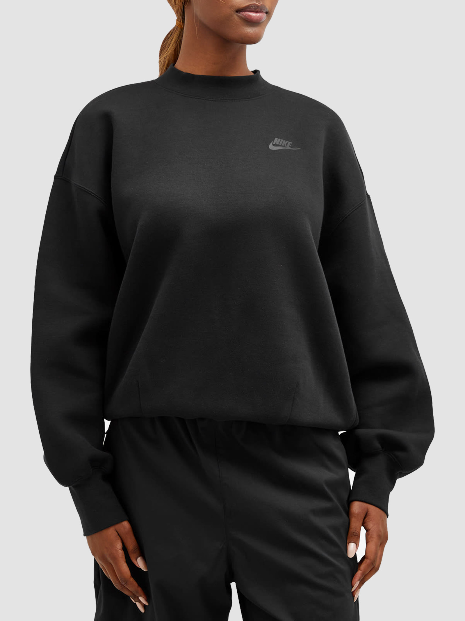 Кофта жіночі Nike Tech Fleece Oversized Crew Sweat Black (FV8041-010) — фото 2
