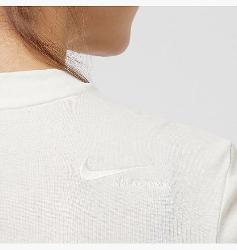 Футболка жіноча Nike Sportswear Twisted (DV8216-133) — фото 1