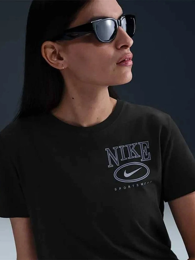 Футболка жіноча Nike Nsw Club Ss Tee Cc (IB2447-010) — фото 1