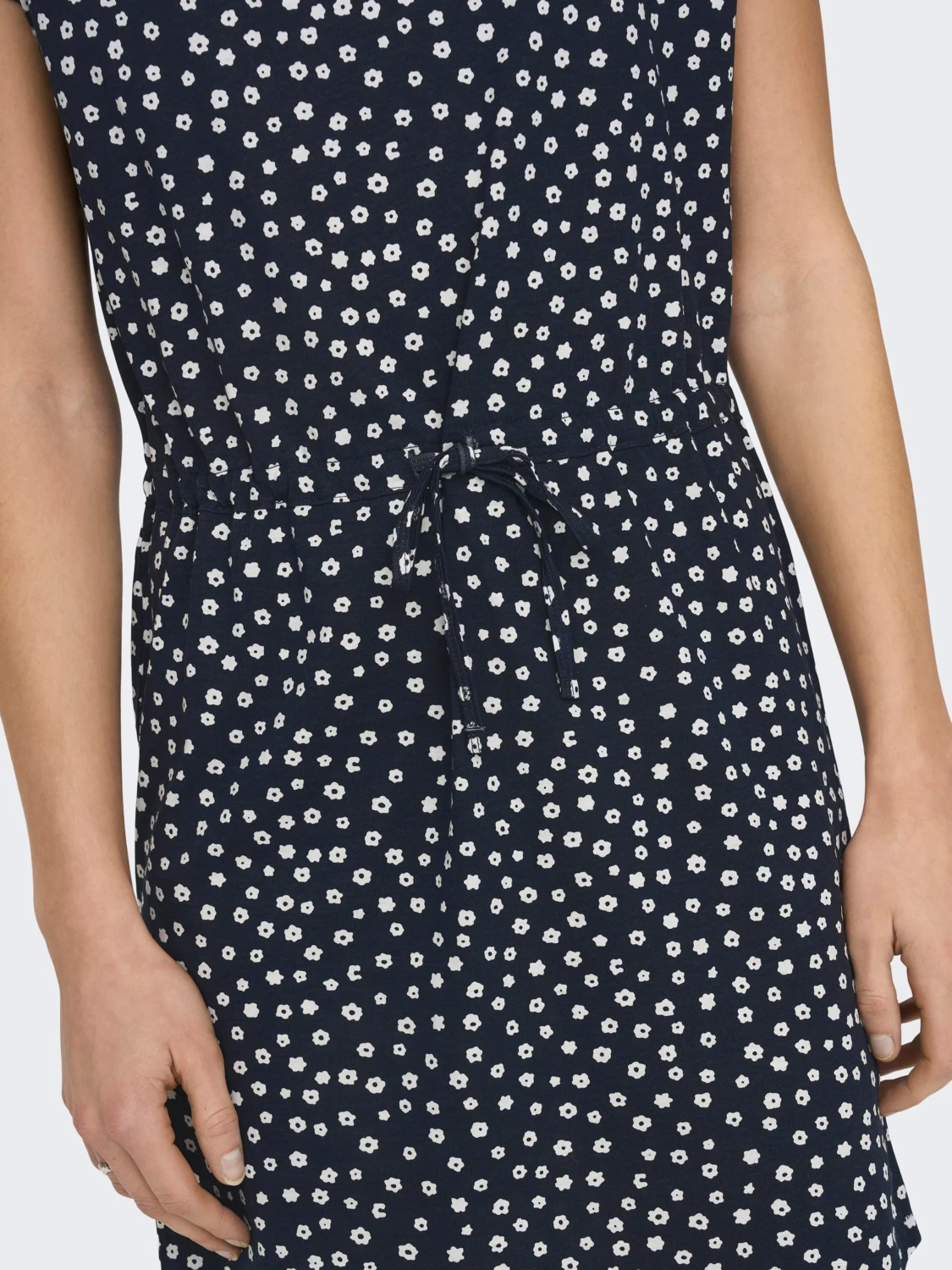 Сукня ONLMAY S/S DRESS NOOS 15153021-Night Sky-AOP:Lea flower ONLY L Темно-синій — фото 4