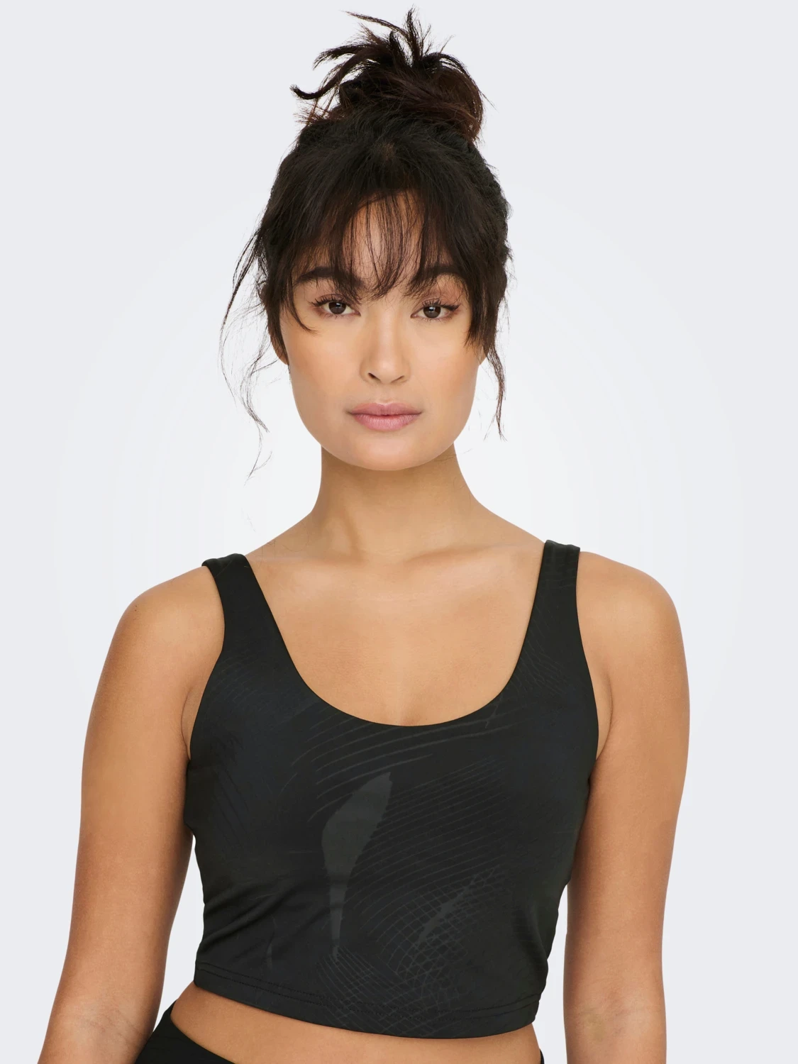 Спортивний бра ONPCATE AOP CROP TRAIN BRA TOP 15280805-Black-AOP:w. Heat print ONLY Play XS Чорний — фото 5