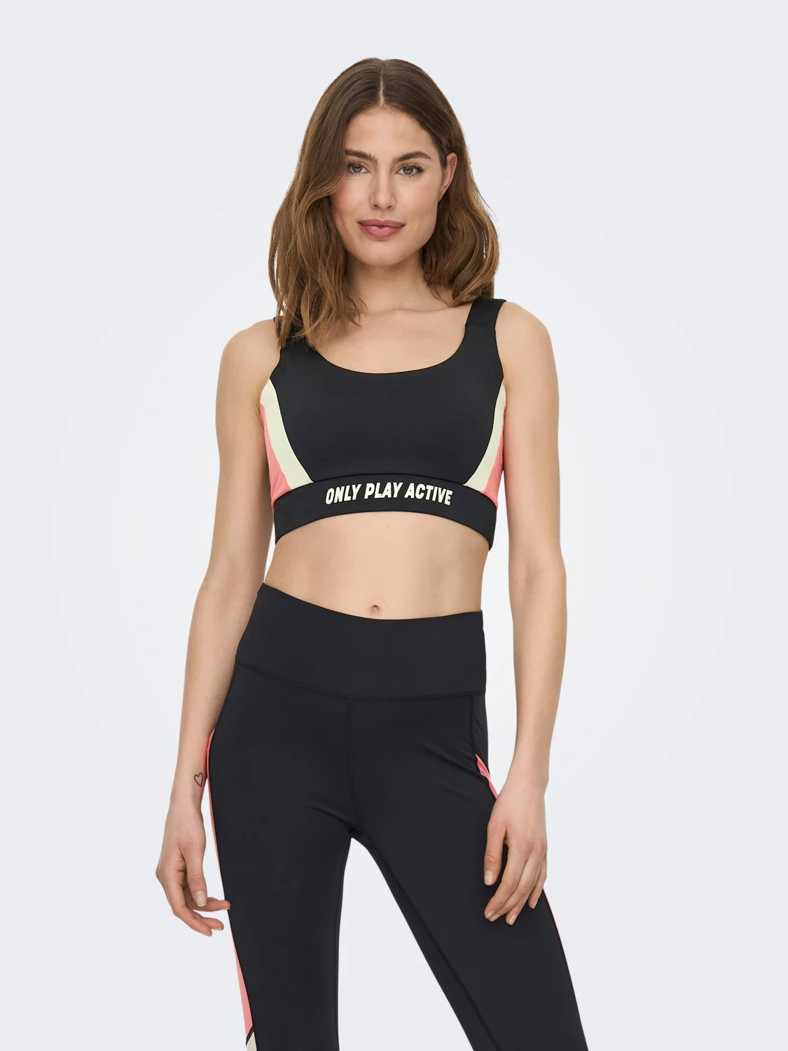 Спортивний бра ONPPERI SPORTS BRA 15287813-Black-Detail:w. Sun Kissed Coral ONLY Play M Чорний — фото 3