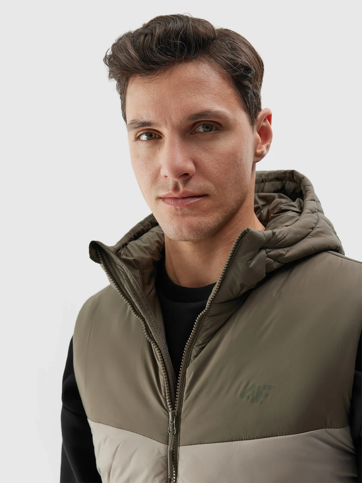 Безрукавка synthetic-fill down vest 4FWSS24TVJAM100-43S 4F M Хакі — фото 4