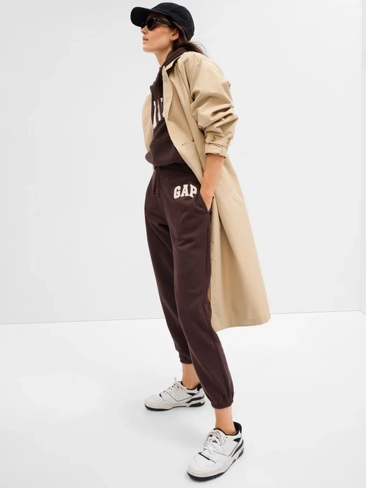 Брюки жіночі Gap Logo Jogger Sweatpants Brown (463492-20) — фото 1