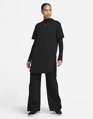 Спортивний костюм жіночий Nike Sportswear Essential Women's Short-Sleeve T-Shirt (DV7882-010) — фото 7