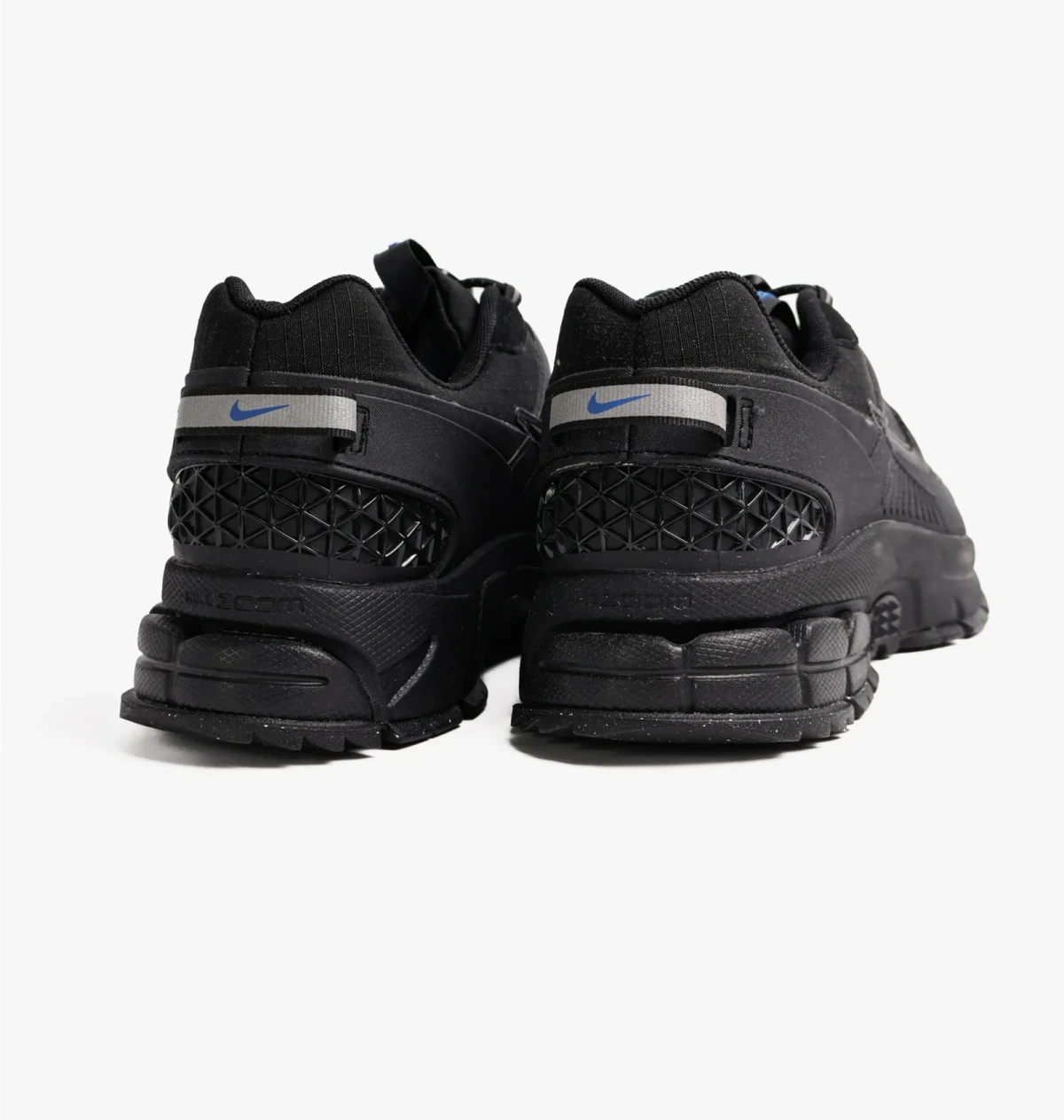 Кросівки чоловічі Nike Zoom Vomero Roam Triple Black — фото 5
