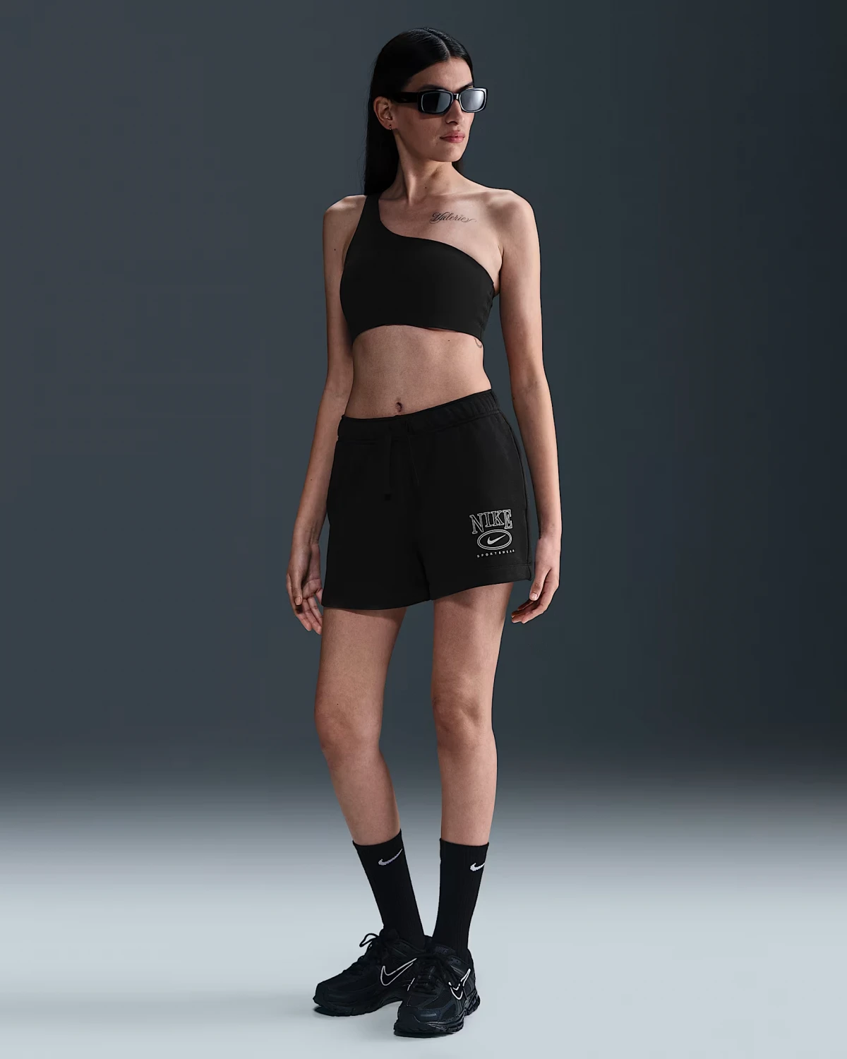 Шорти жіночі Nike Sportswear Club Fleece Graphic Shorts (HJ1282-010) — фото 1