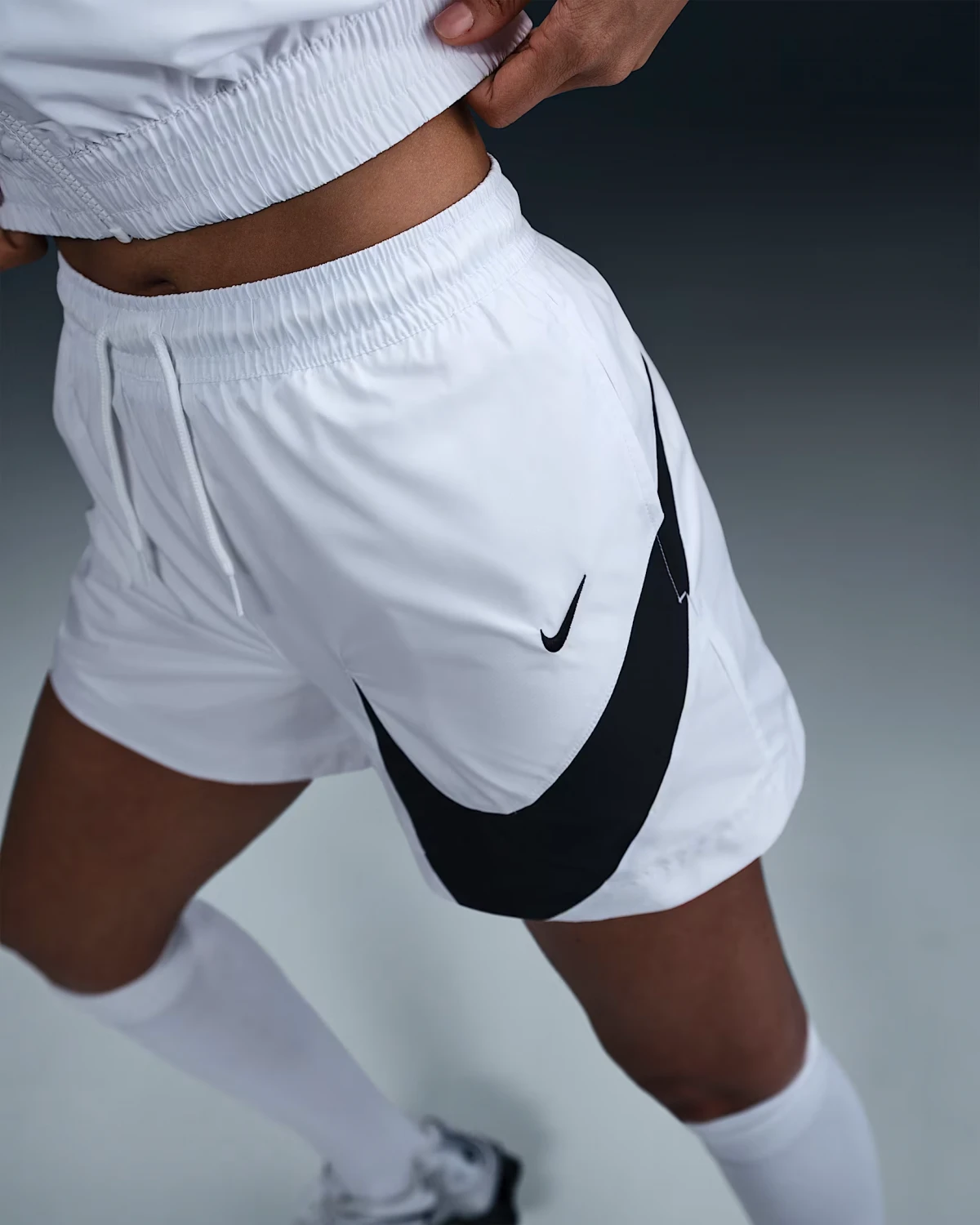Шорти жіночі Nike Sportswear Classic Woven Logo White (HM8979-100) — фото 3