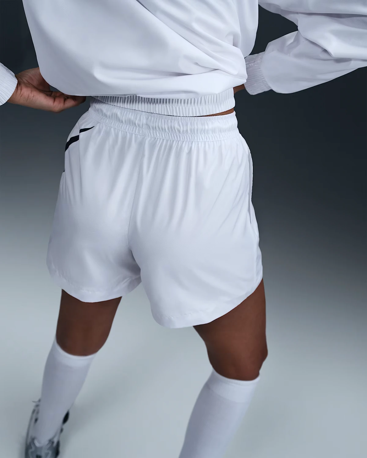 Шорти жіночі Nike Sportswear Classic Woven Logo White (HM8979-100) — фото 4