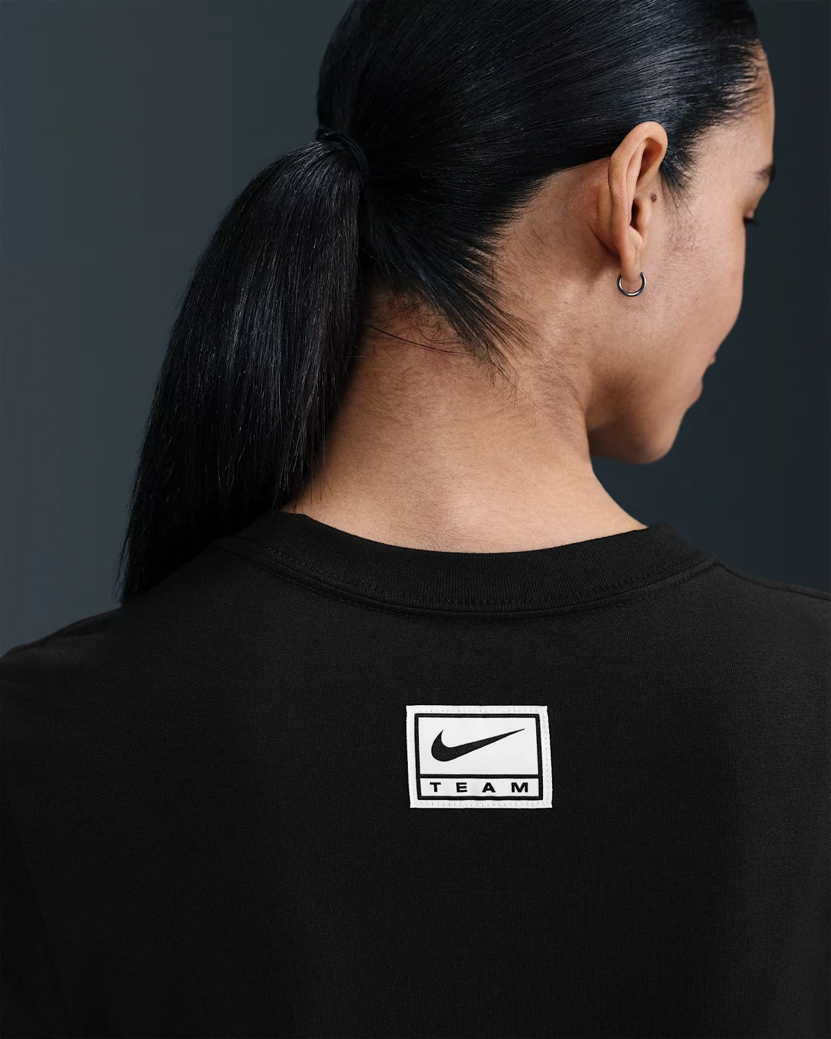 Футболка жіноча Nike Sportswear Slim Cropped T-Shirt Black (HQ1709-010) — фото 3