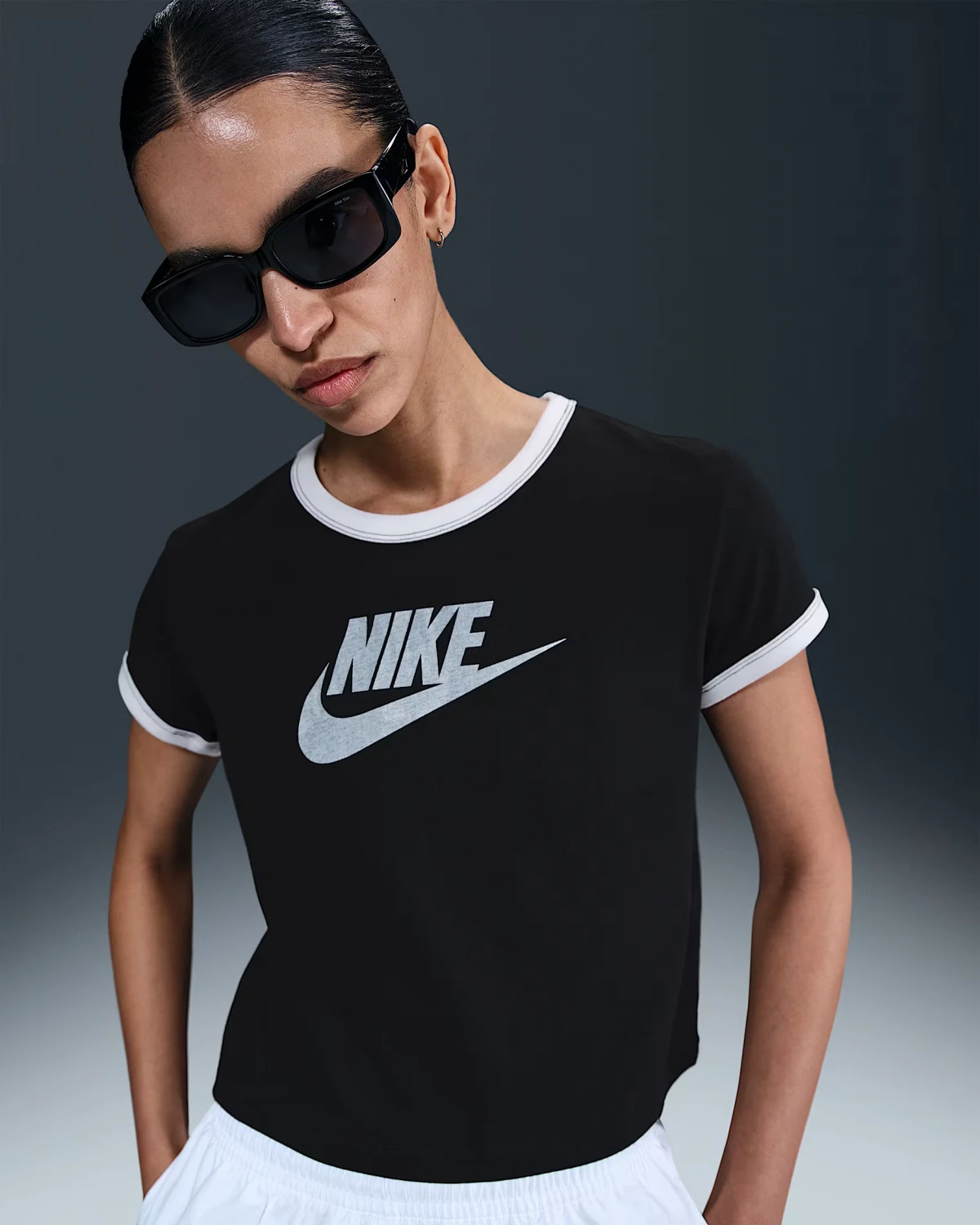 Футболка жіноча Nike Sportswear Short-Sleeve (IF4072-010) — фото 1