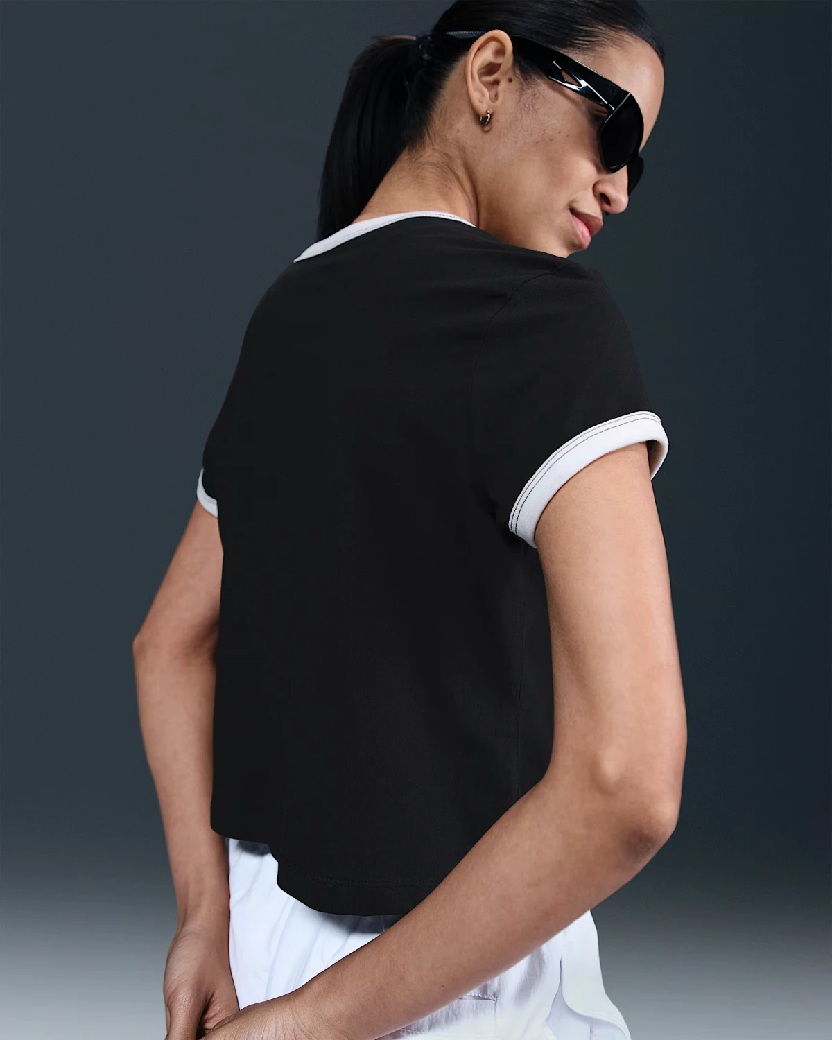 Футболка жіноча Nike Sportswear Short-Sleeve (IF4072-010) — фото 3
