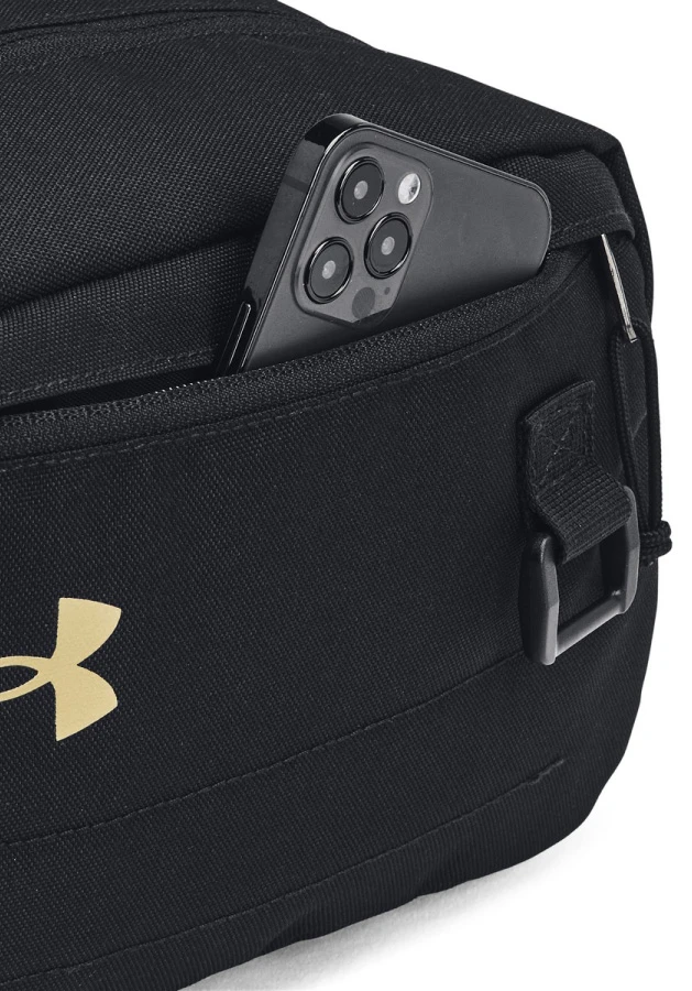 Сумка на пояс UA Contain Travel Kit 4L — фото 4