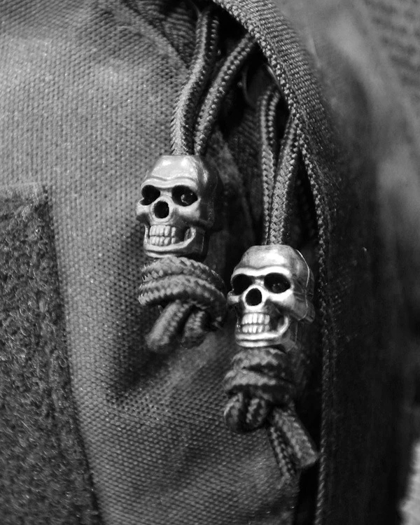Стопери для шнурка 10шт KOMBAT UK Skull Cord Stoppers — фото 5