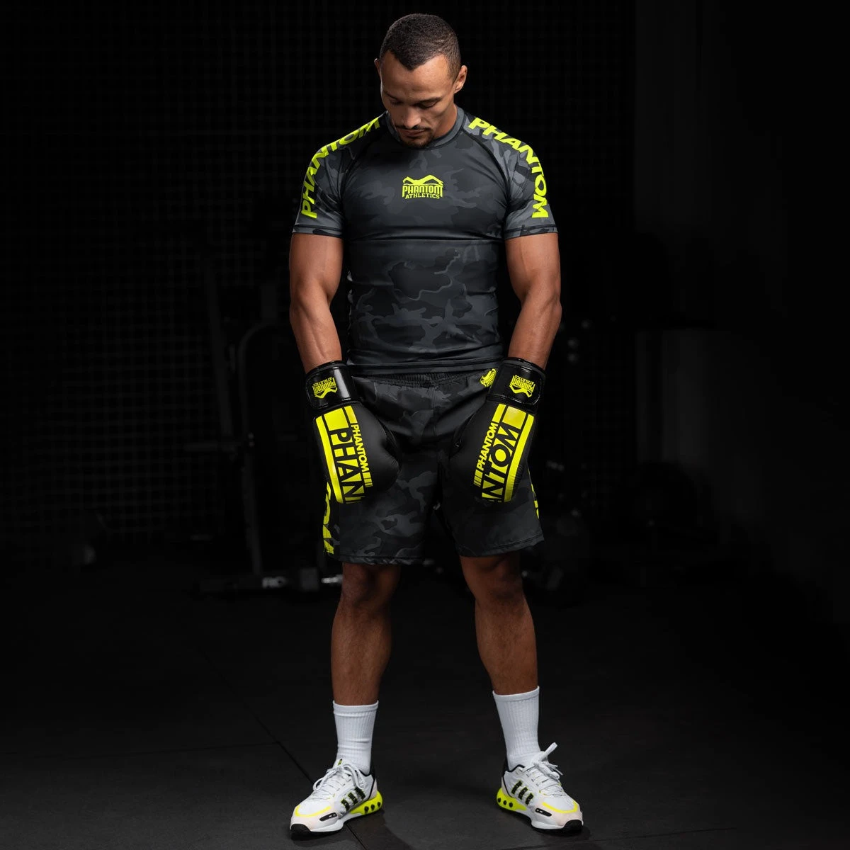 Боксерські рукавиці Phantom APEX Elastic Neon Black/Yellow 14 унцій (Бинти 4м. в подарунок) — фото 10