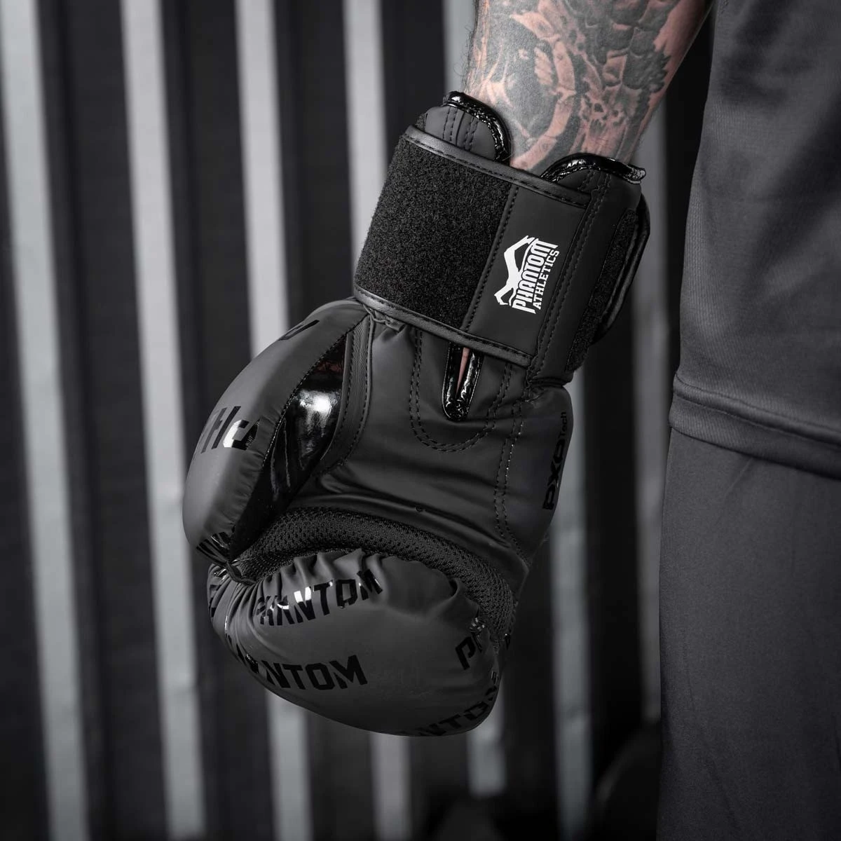 Боксерські рукавиці Phantom APEX Velcro Black 12 унцій (Бинти 4м. в подарунок) — фото 11