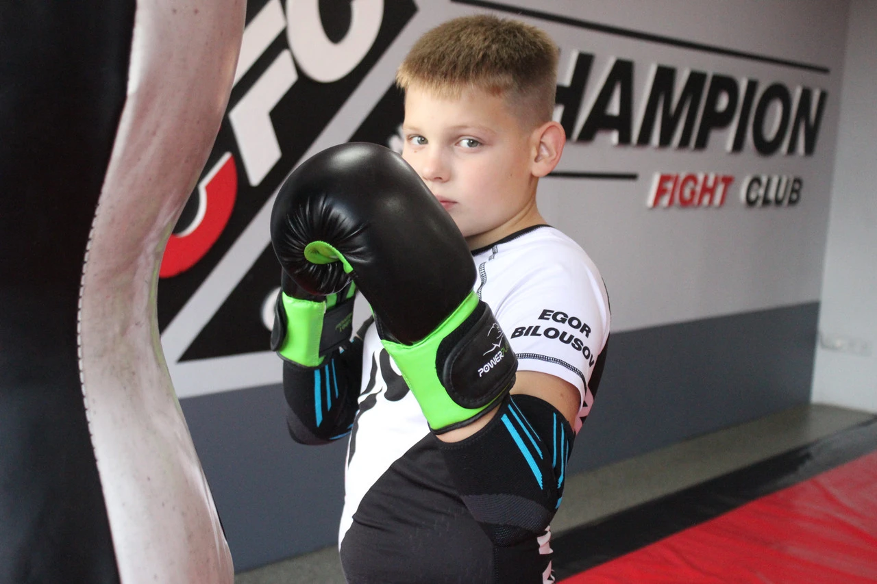 Боксерські рукавиці PowerPlay 3004 JR Classic Чорно-Зелені 6 унцій — фото 6