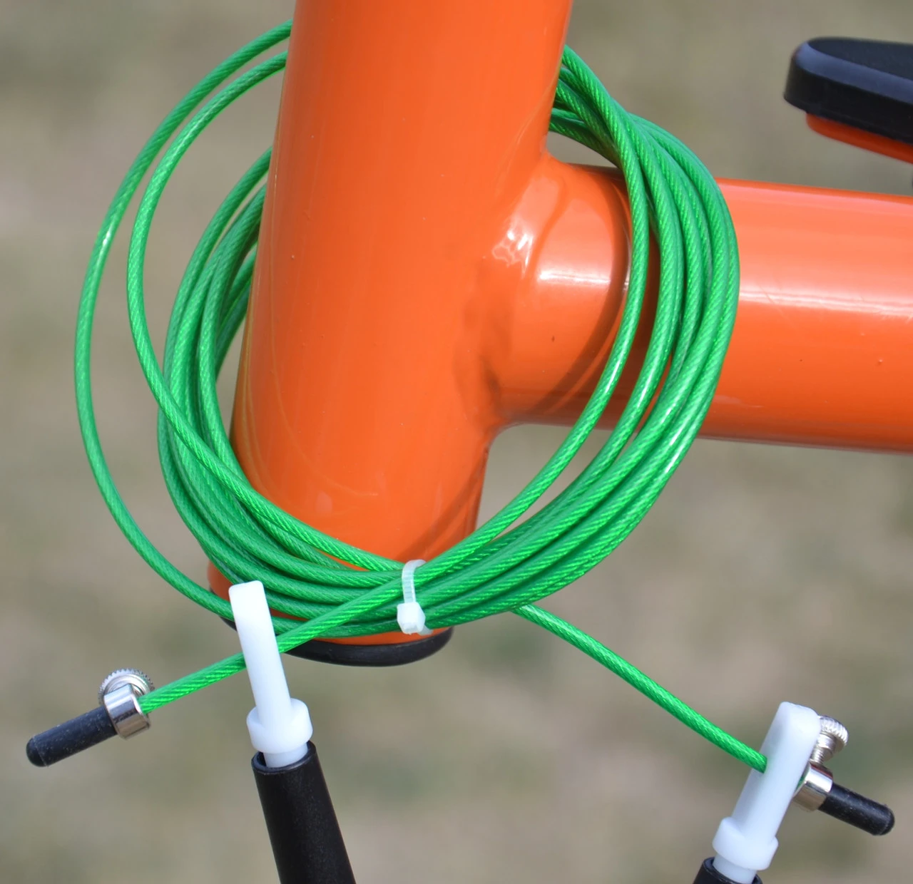 Скакалка швидкісна PowerPlay 4202 Ultra Speed Rope Зелена (2,9m.) — фото 9