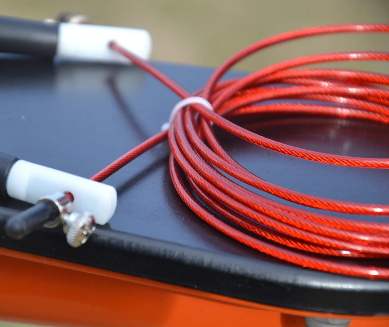 Скакалка швидкісна PowerPlay 4202 Ultra Speed Rope Червона (2,9m.) — фото 8