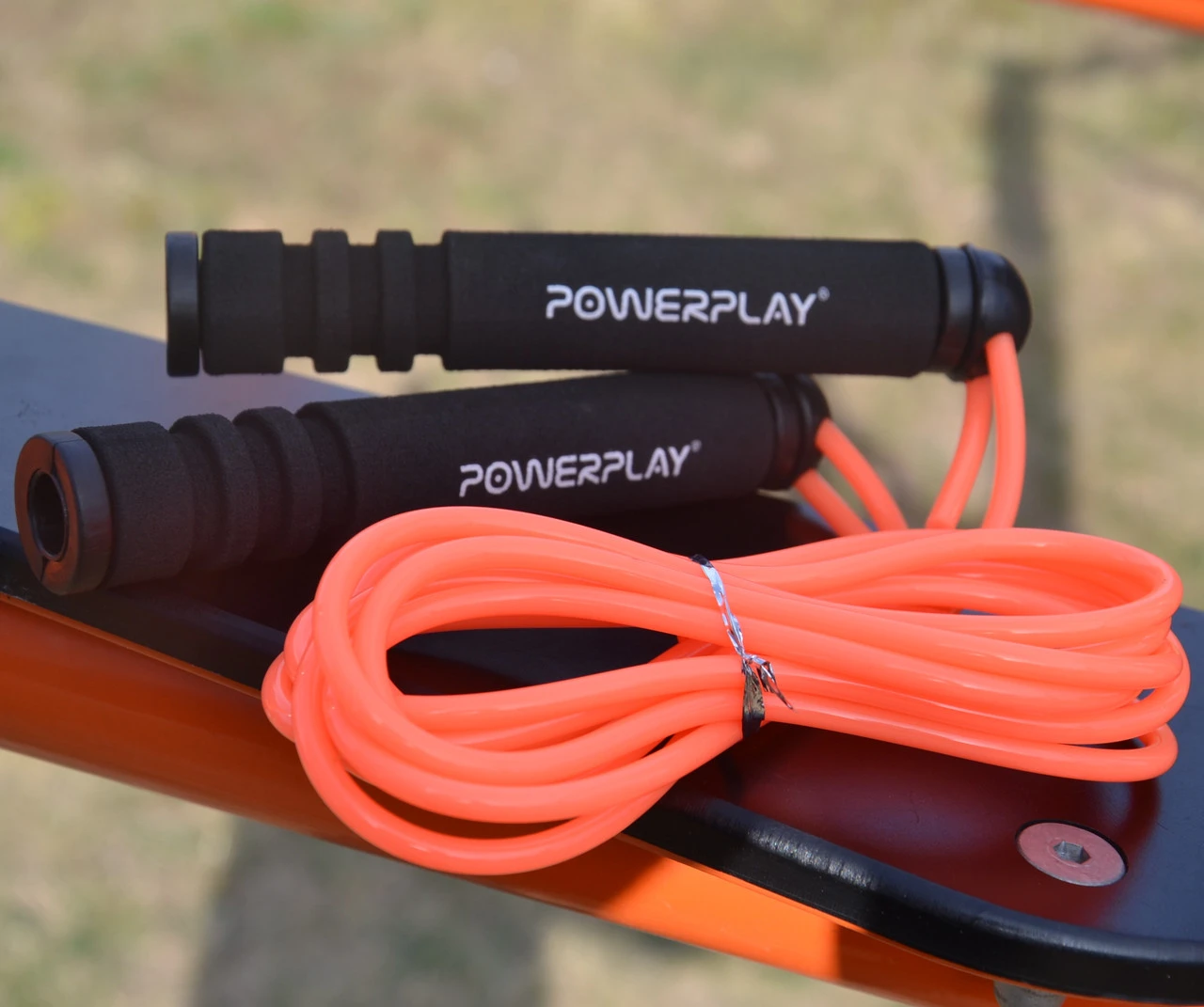 Скакалка PowerPlay 4205 Classic Plus Jump Rope Помаранчева (2,7m.) — фото 10
