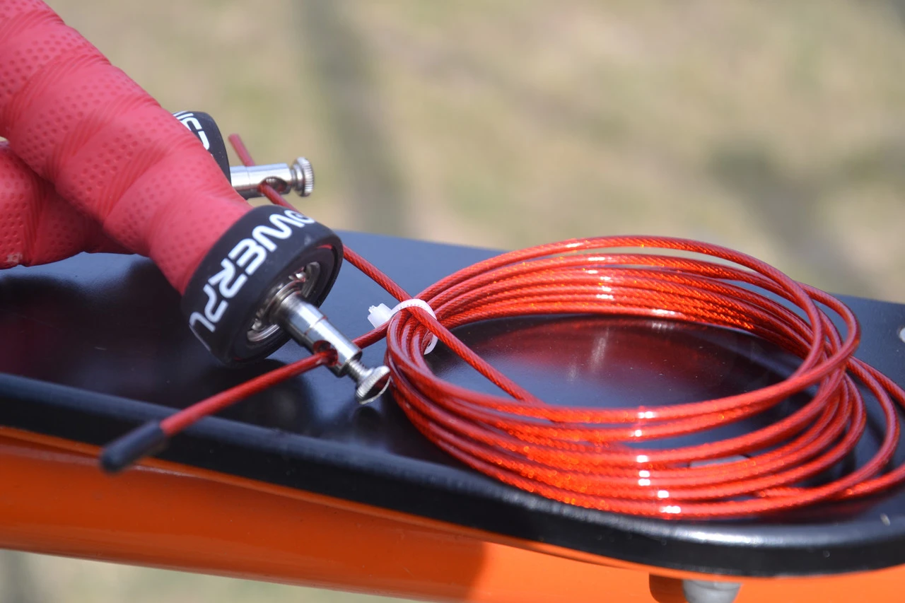 Скакалка швидкісна на підшипниках PowerPlay 4208 Fitness Jump Rope Червона (3m.) — фото 10
