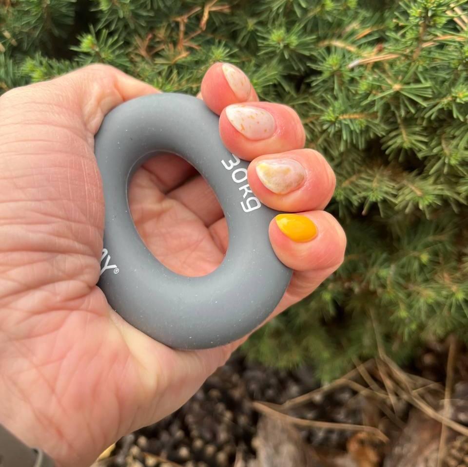Еспандер кистьовий силіконовий PowerPlay PP-4324 Hand Grip Ring X-Hard 30 кг. Сірий — фото 3